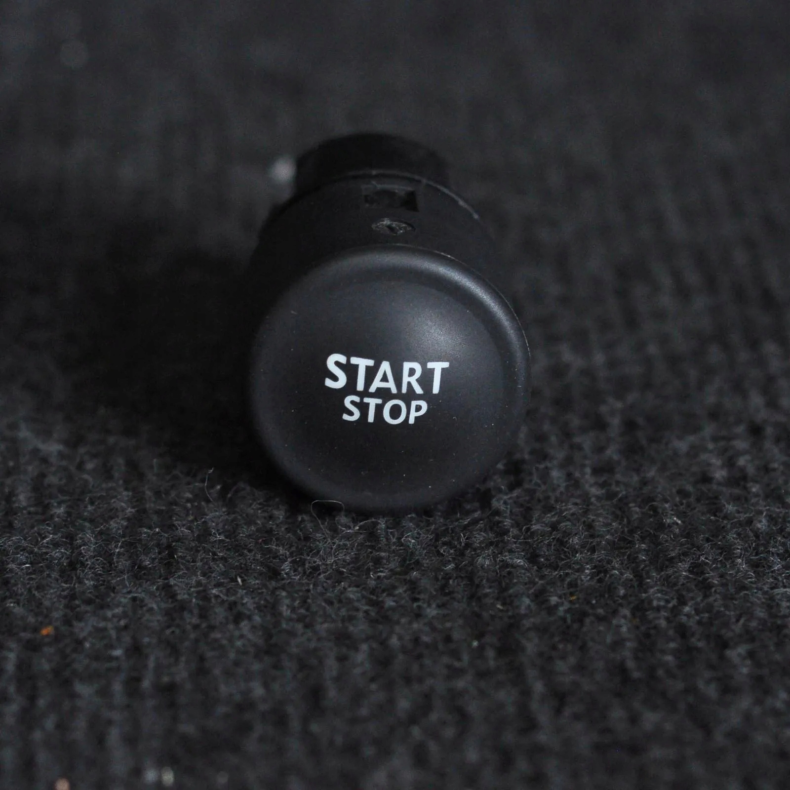 PRZYCIKS START/STOP RENAULT MEGANE III HATCHBACK (BZ0/1_, B3_) 107959B