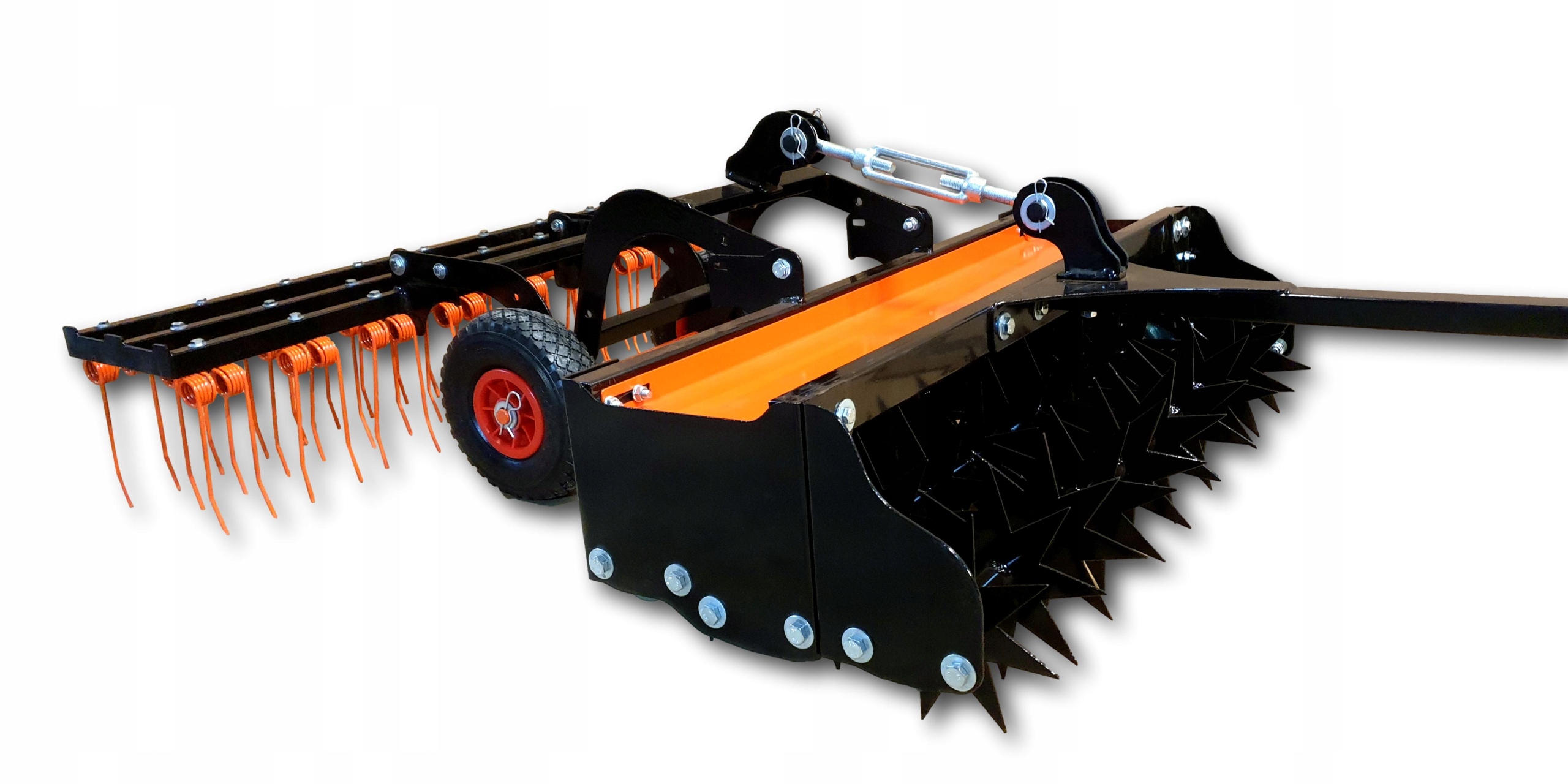 Aerator 3 Rzędowy wertykulator z broną sprezynową Zasilanie spalinowe