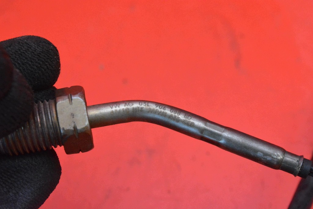 Sensor TEMPERATURY Gase 03L906088BD VW PASSAT CC 2.0 TDI 140 KM 08-12