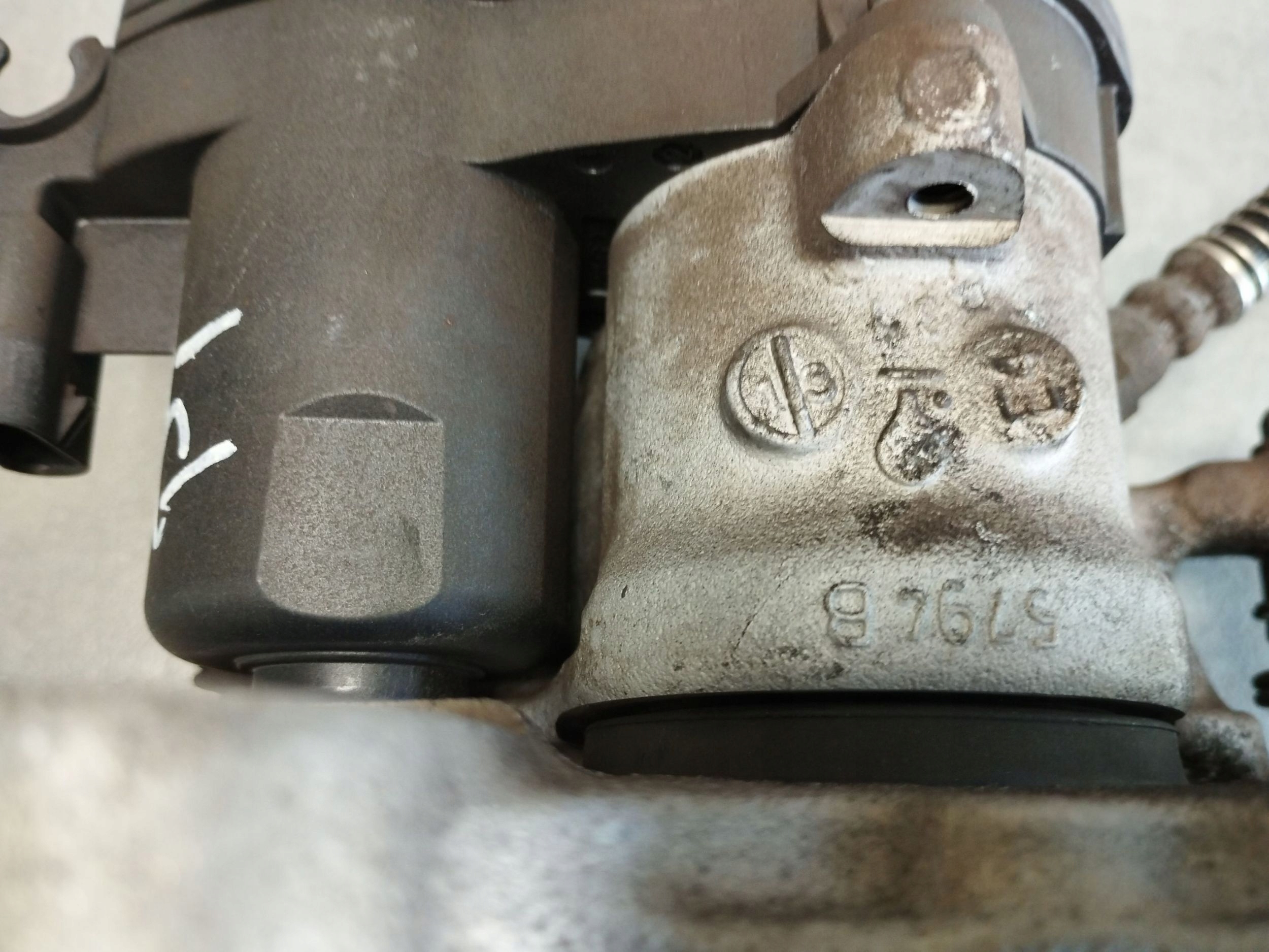 Mercedes-Benz S W222 2014 caliper right rear part A2314230881