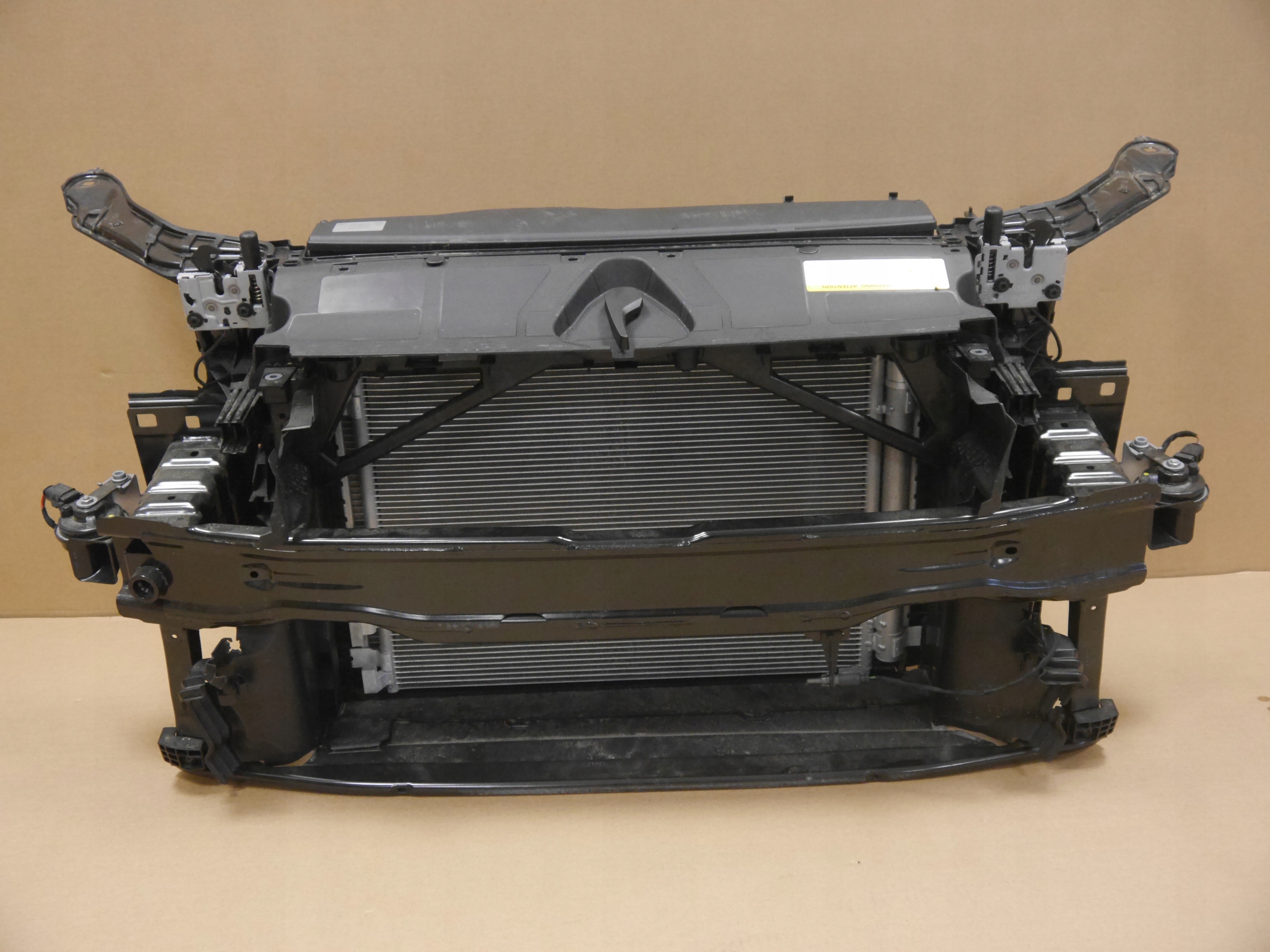 AUDI A3 8Y PAS PRZEDNI CHŁODNICE 35 TFSI