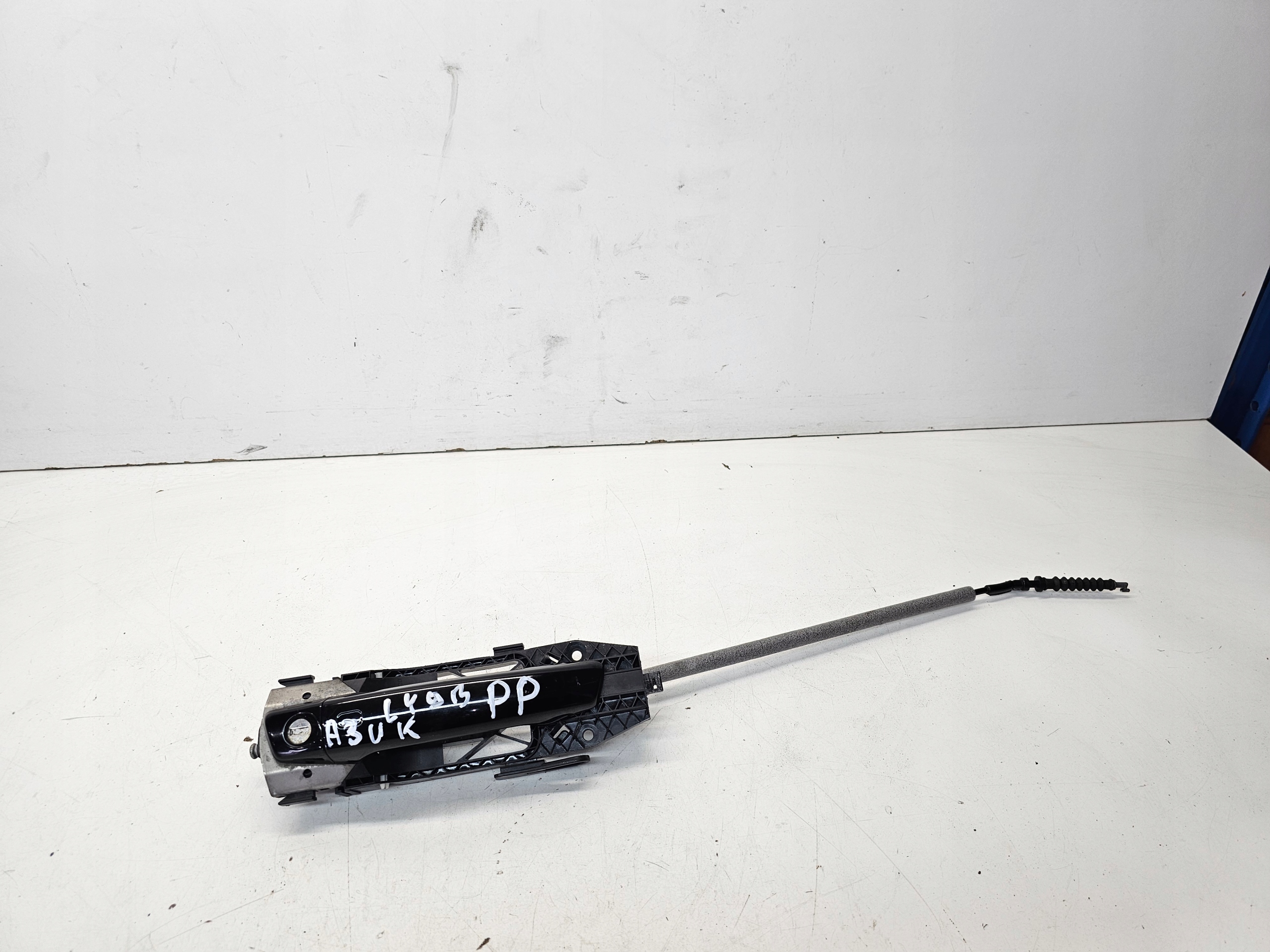 handle right front AUDI A3 8V Q3 F3 8V0837885 LY9B Z lock cylinder
