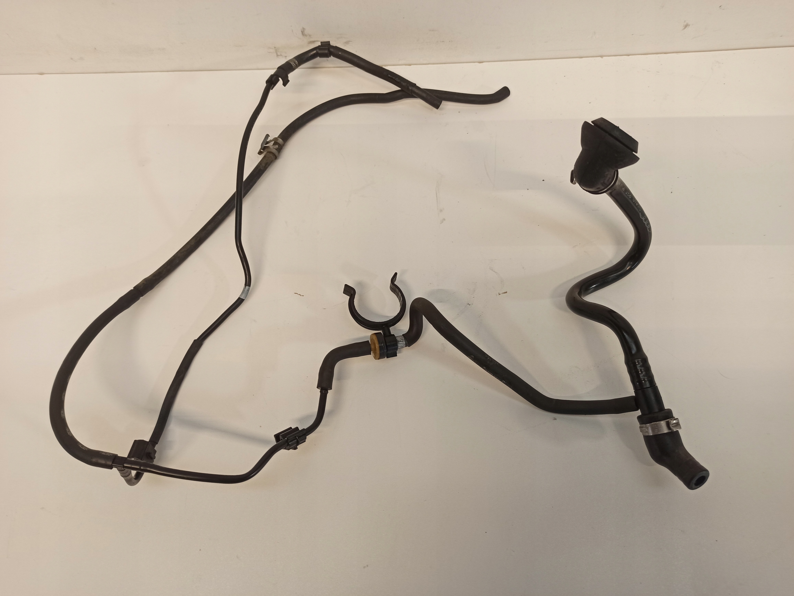 059131051CB 8K0611931 - Вакуумные трубки AUDI A4 B8 2.7 059131055A