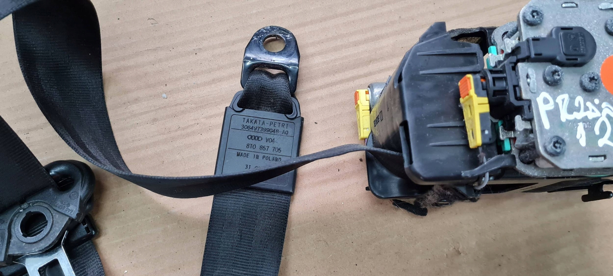 A5 8T LIFT S5 tension belt safety front left right 8T0857705