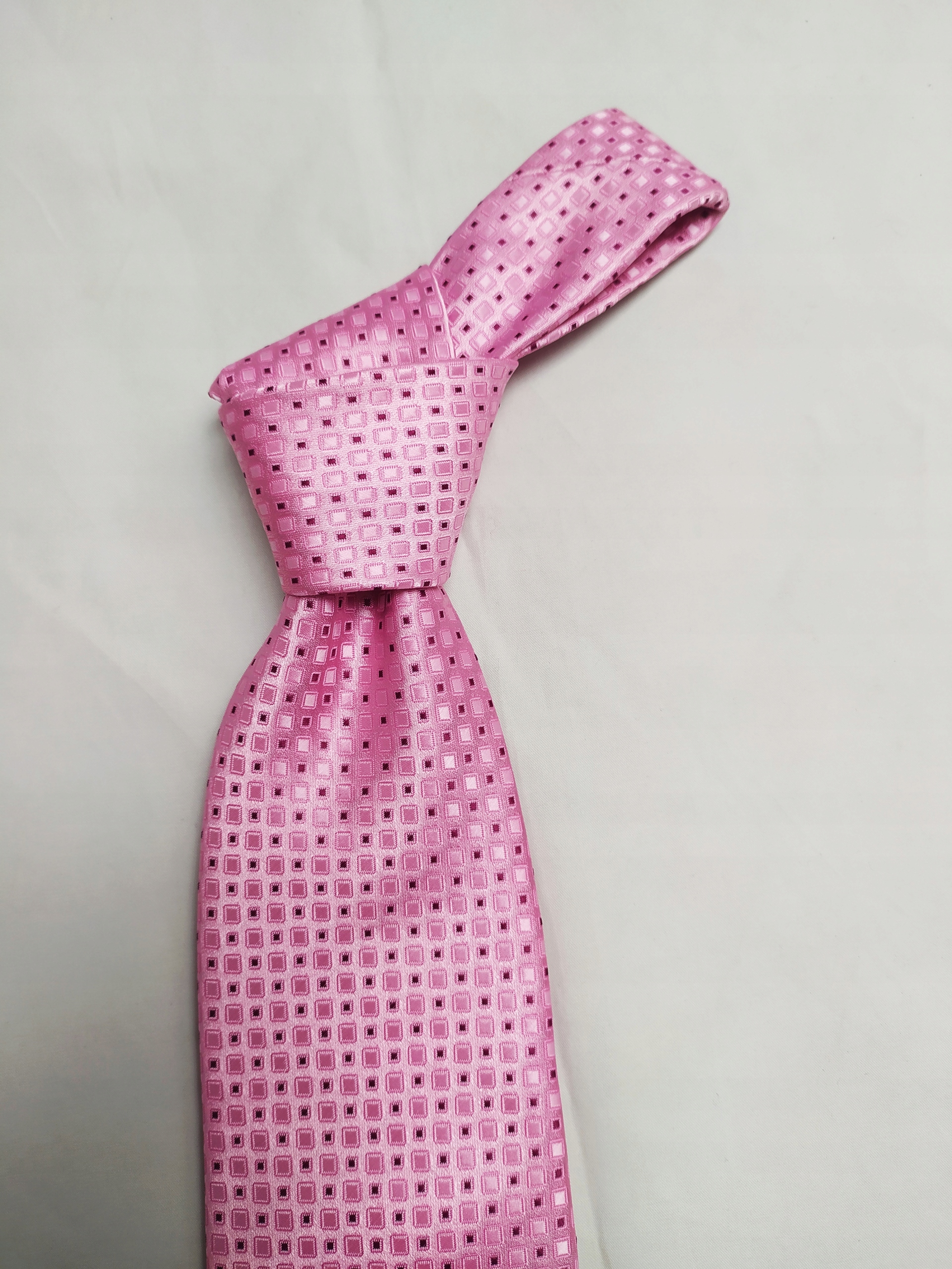 WYPRZEDAŻ ELEGANCKI KRAWAT DOBRA JAKOŚĆ