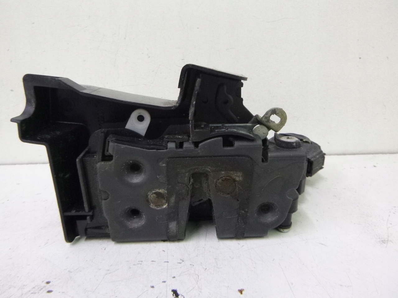 lock door front right Ford Focus II Kombi 05r.