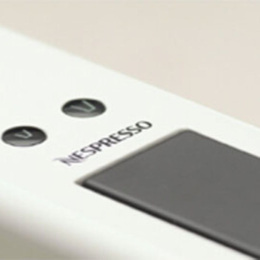 EKSPRES DO KAWY NA KAPSUŁKI NESPRESSO ESSENZA MINI BIAŁY SPIENIACZ + GRATIS Marka Krups