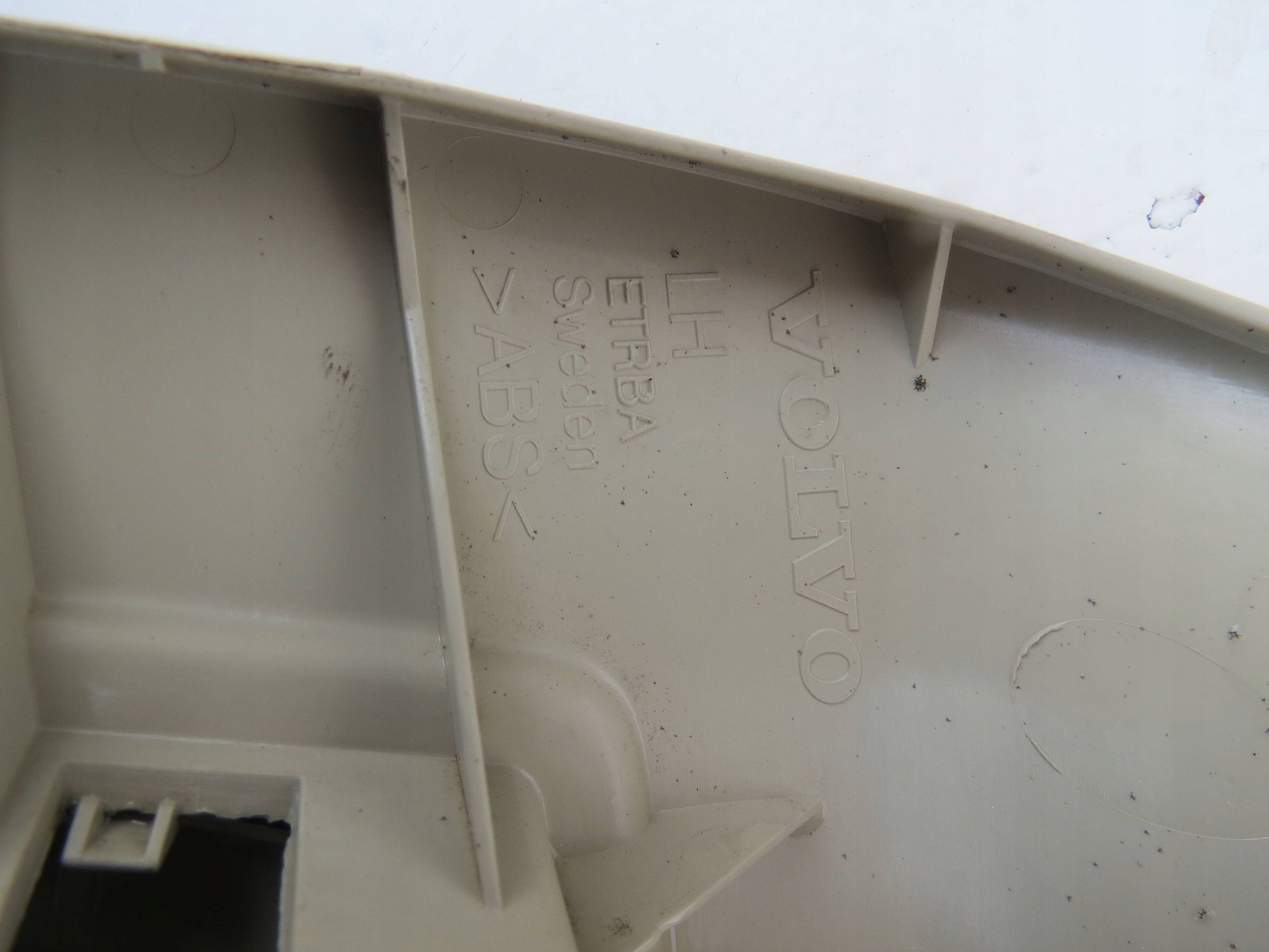 Blende Abdeckung SLUPKA links VOLVO V70 III