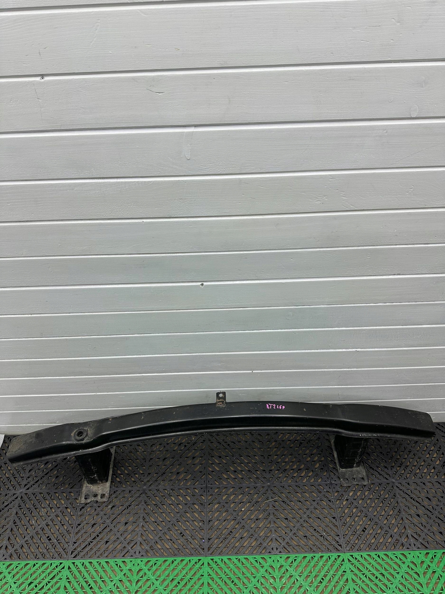 bumper support of the front front BMW X3 E83 7146645