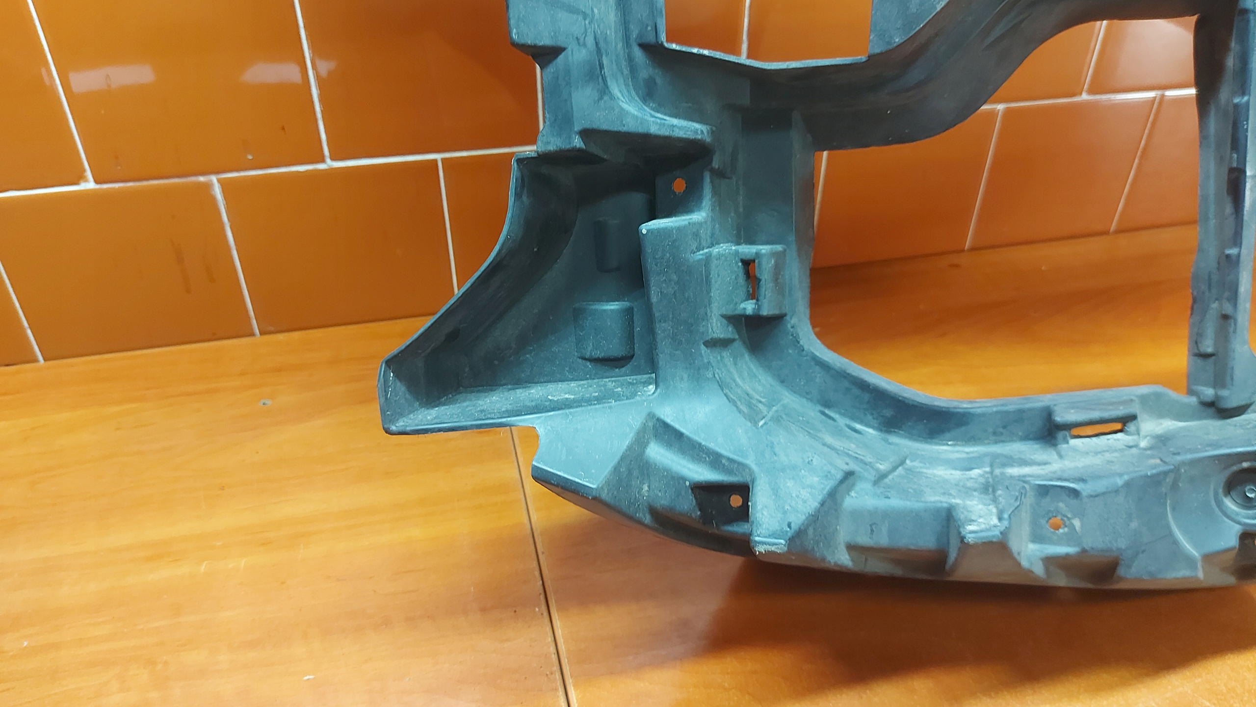 bumper bracket left front front BMW X5 G05 m-packet 18