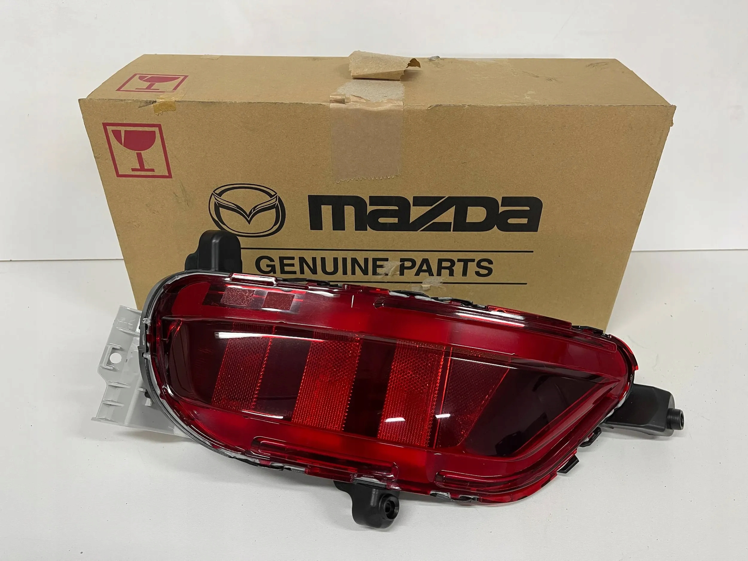 LAMPA ZDERZAKA TYŁ TYLNA LEWA MAZDA CX5 CX-5 II 17-