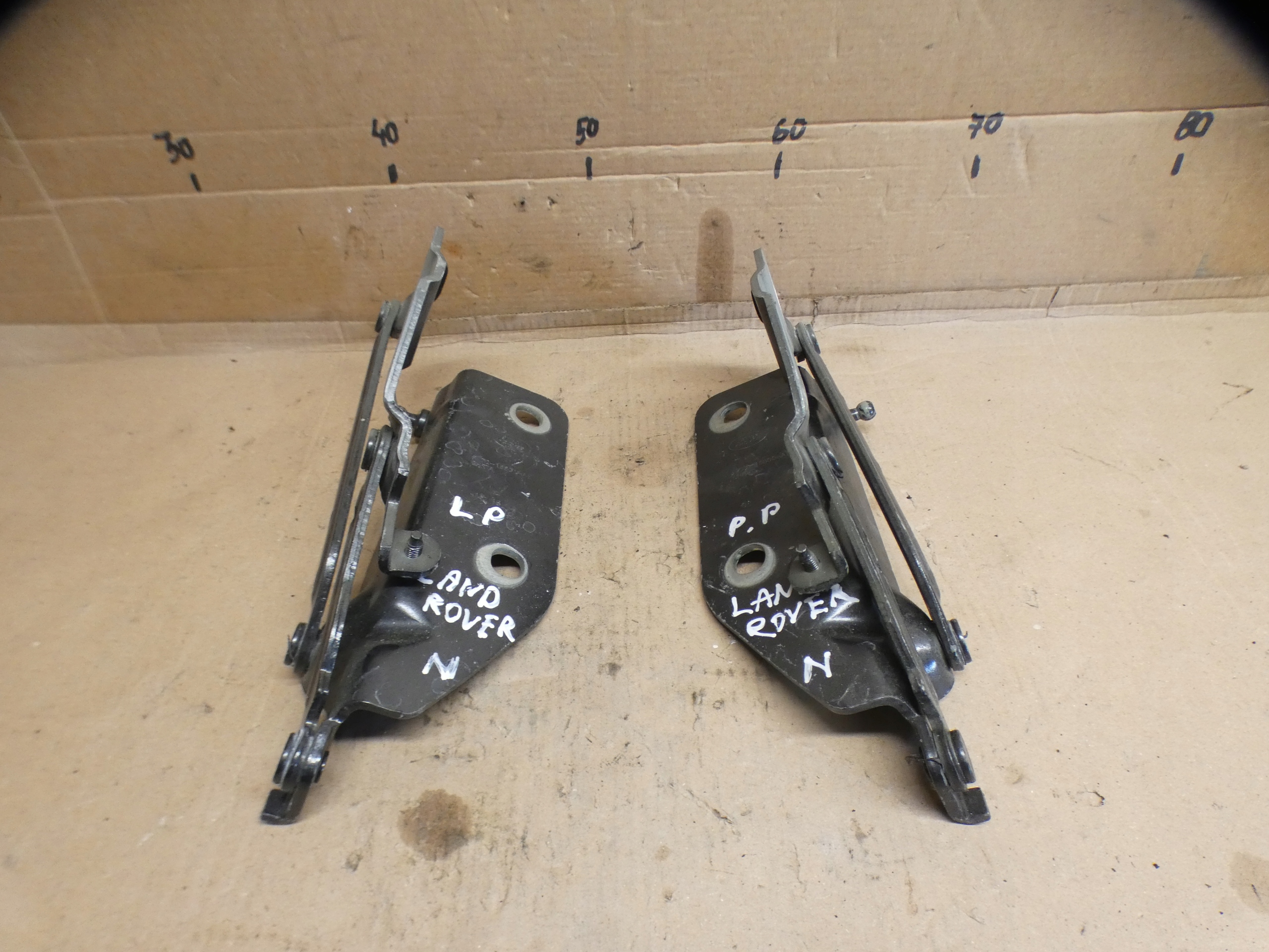Land Rover Discovery hinge bonnets right left