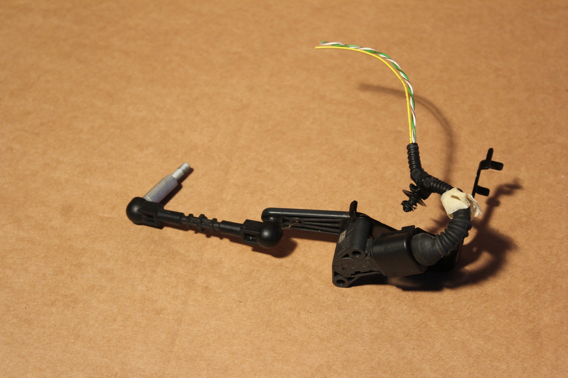 Датчик выравнивания 4N0941286B передний Audi A8 D5