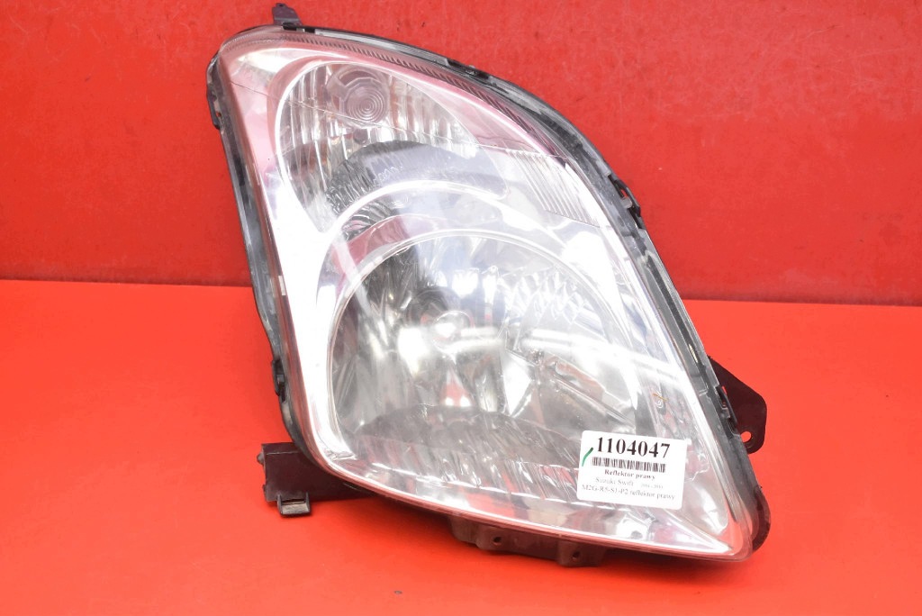 REFLEKTOR right light front EU SUZUKI SWIFT 4 IV MK6 04-10