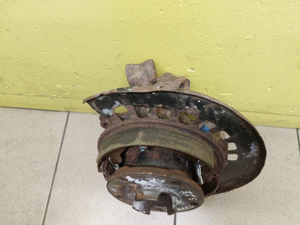 VW TOUAREG e 3.2 V6 Mozzo FUSELLO perno mozzo sinistra posteriore