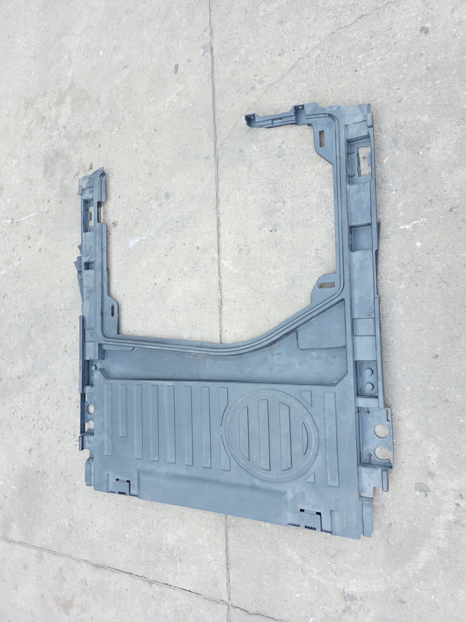 floor boot AUDI A6 C7 AVANT KOMBI 4G9864106A