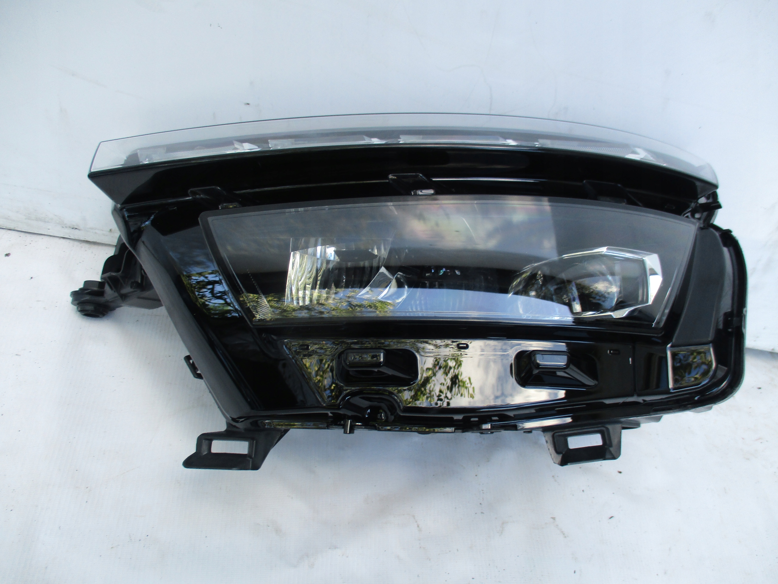 light left front front Skoda Kamiq Full LED 658941015B