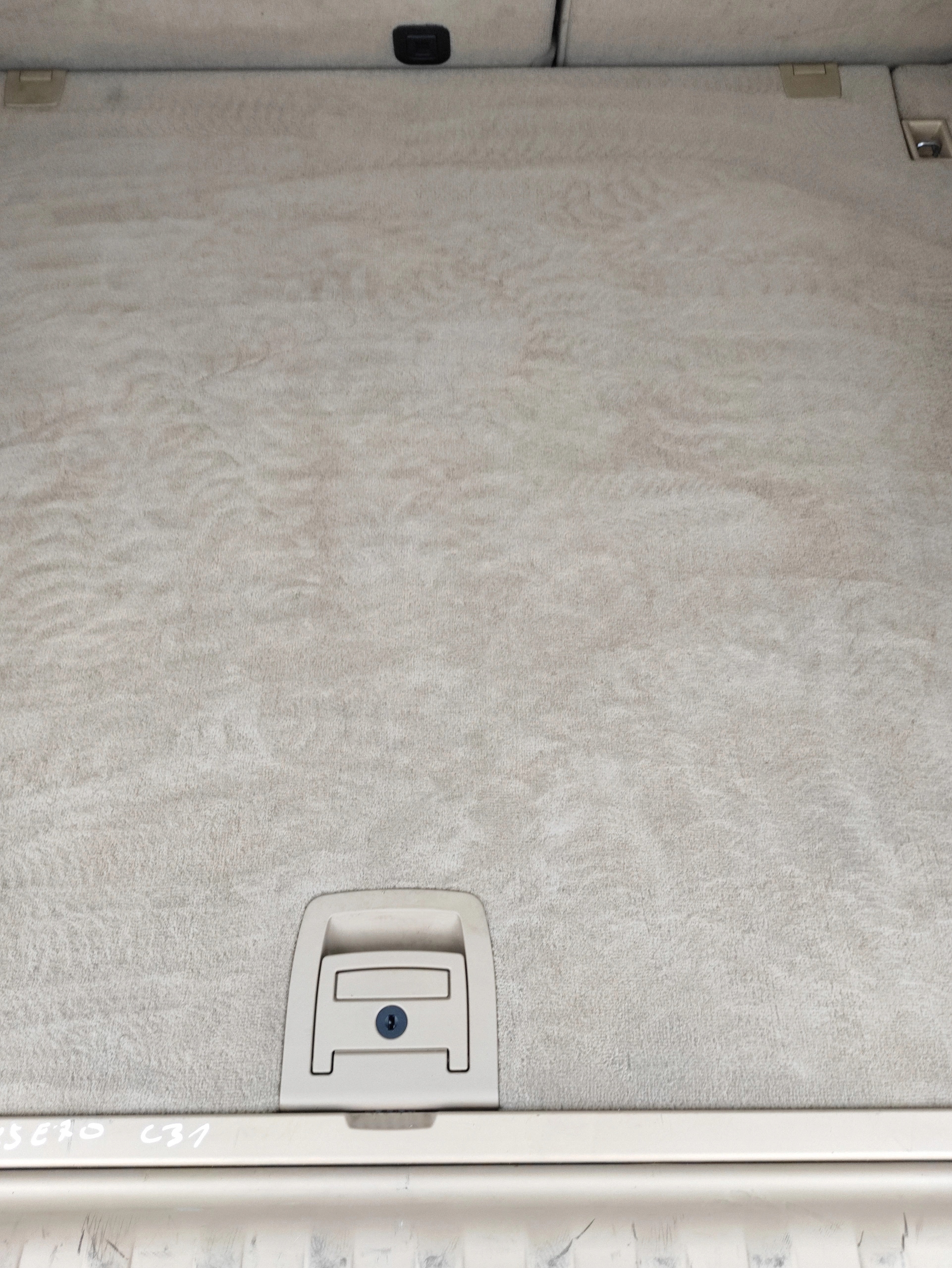 WYKŁADZINA TAPICERKA BAGAŻNIKA BEŻOWA BMW X5 E70 Producent BMW OE