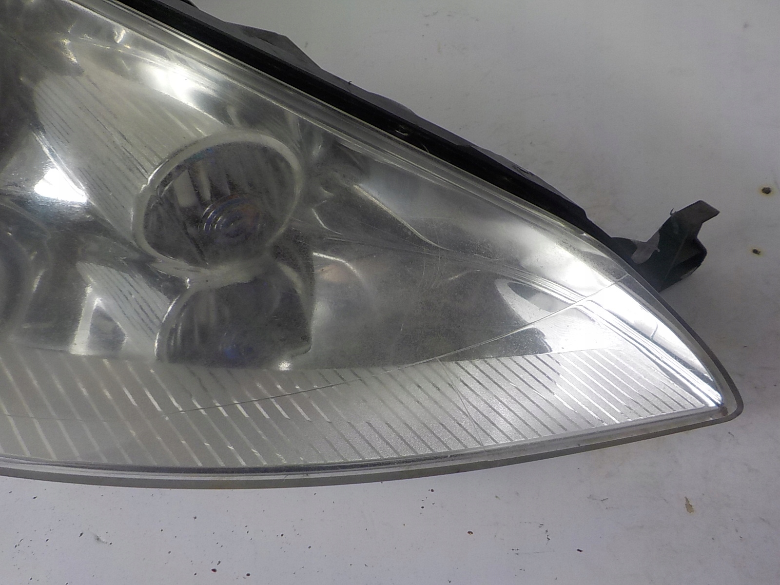 PEUGEOT 407 COUPE XENON light right front front UK