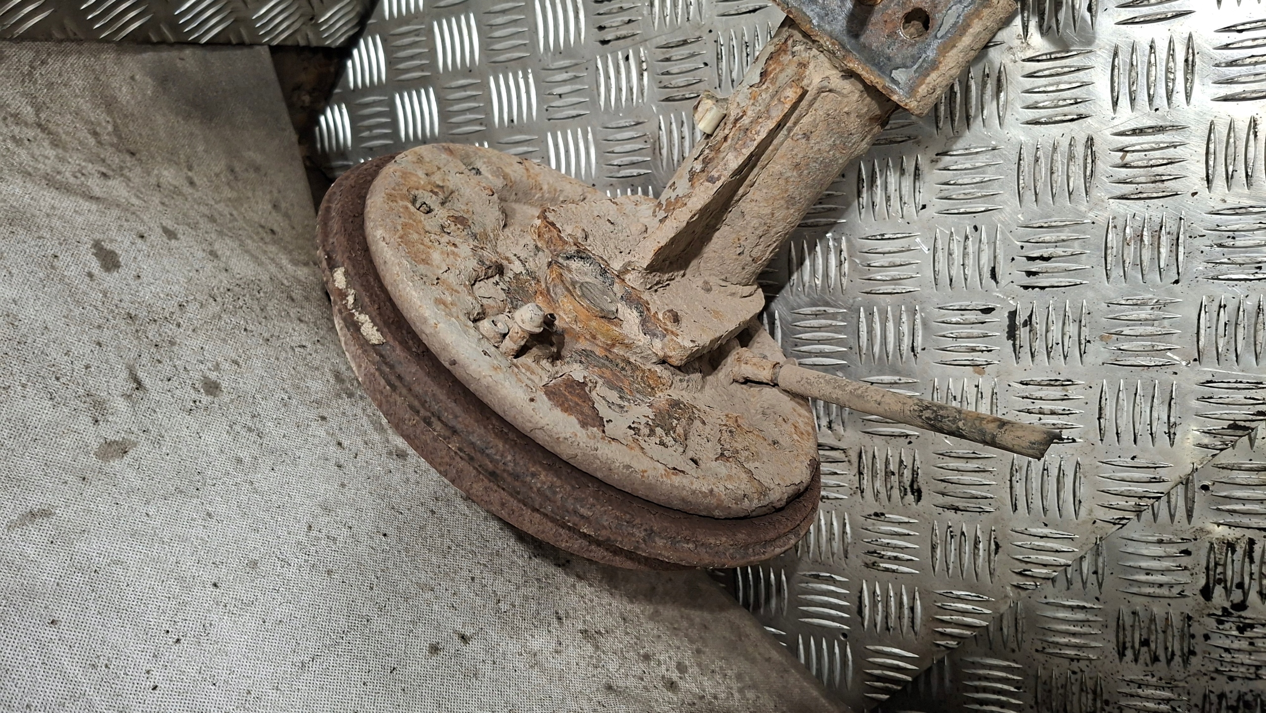 sider axis rear VW CADDY II