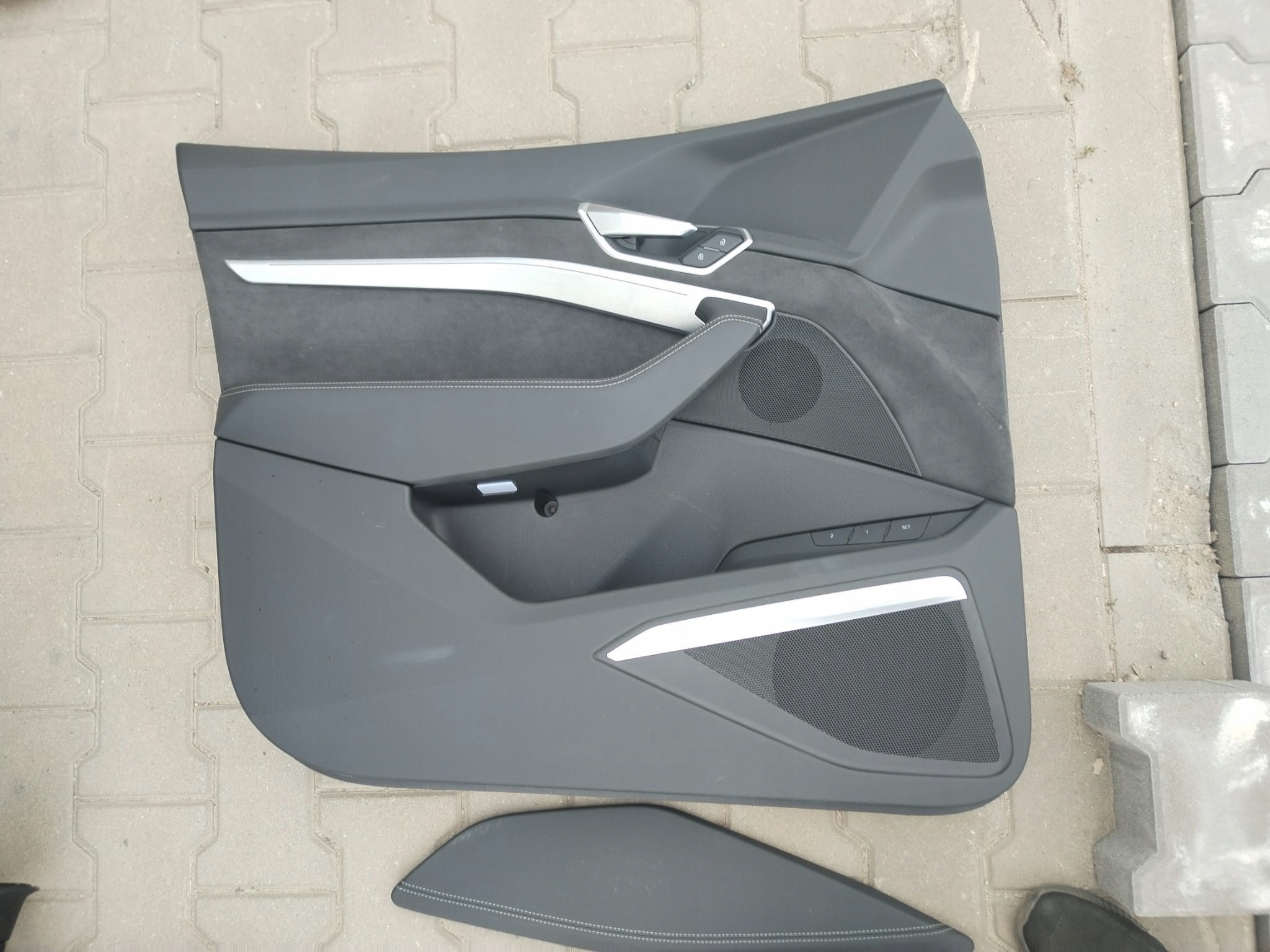 Audi E-TRON SPORTBACK suv кресла комплект s