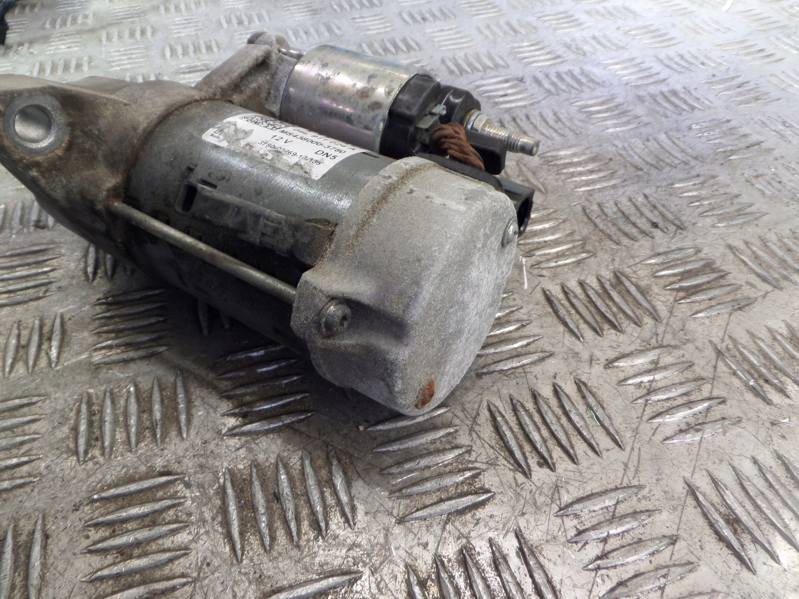 startér Audi OE 04L911024A
