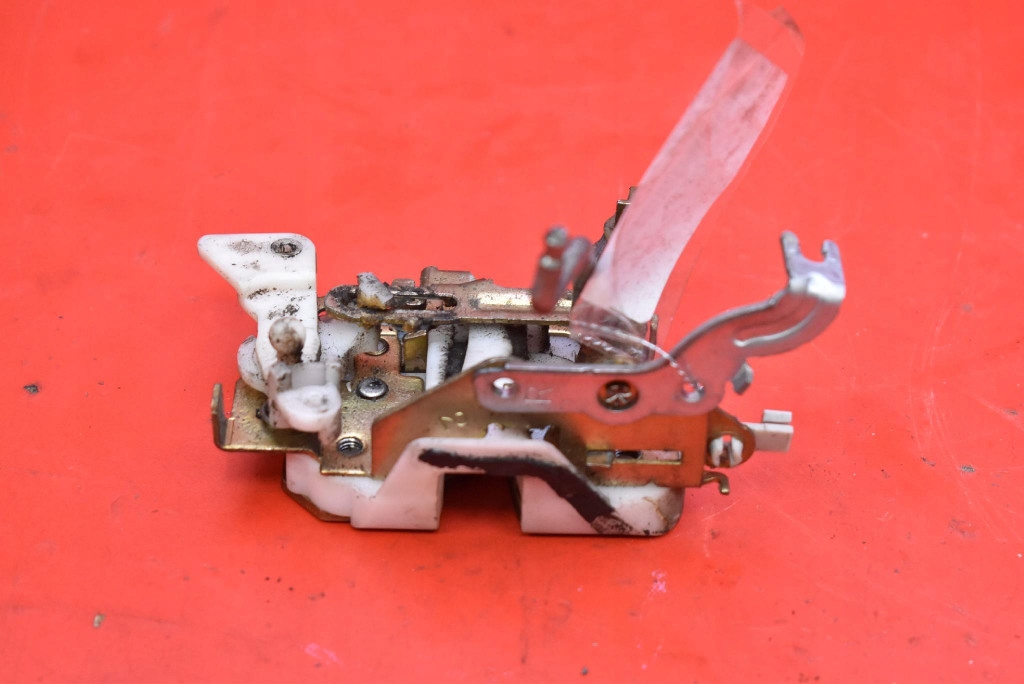 lock door right front front EU TOYOTA YARIS 1 and 99-03