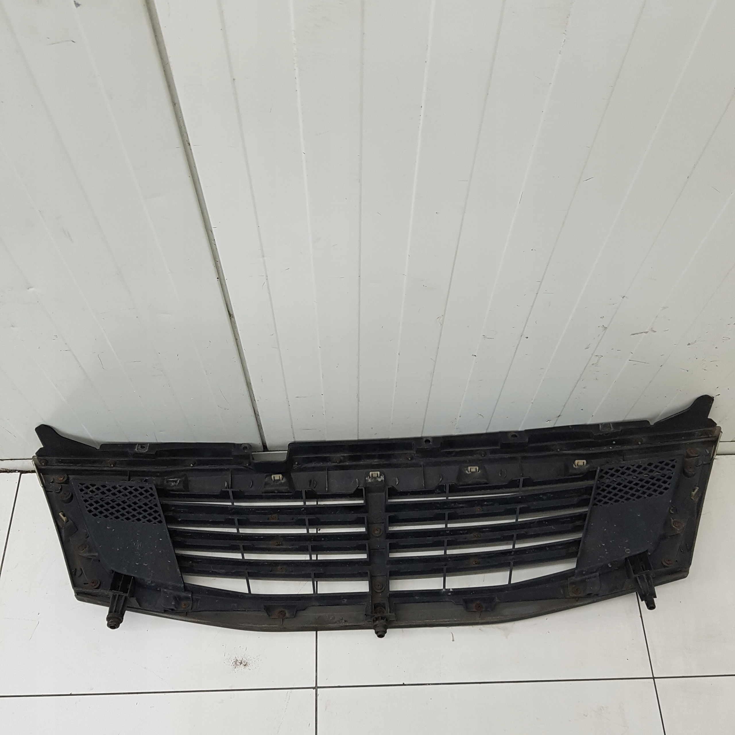 Grill Grill SSANGYONG REXTON 79460-08000
