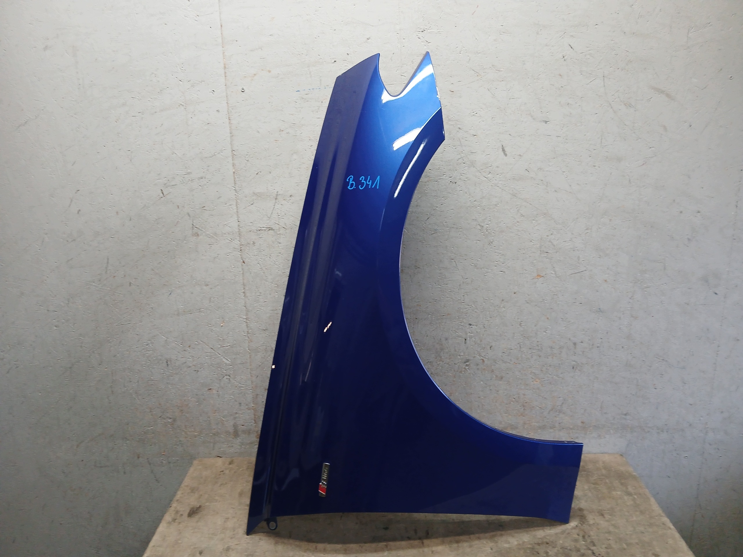 fender front right AUDI A5 B10 B-10 8B3