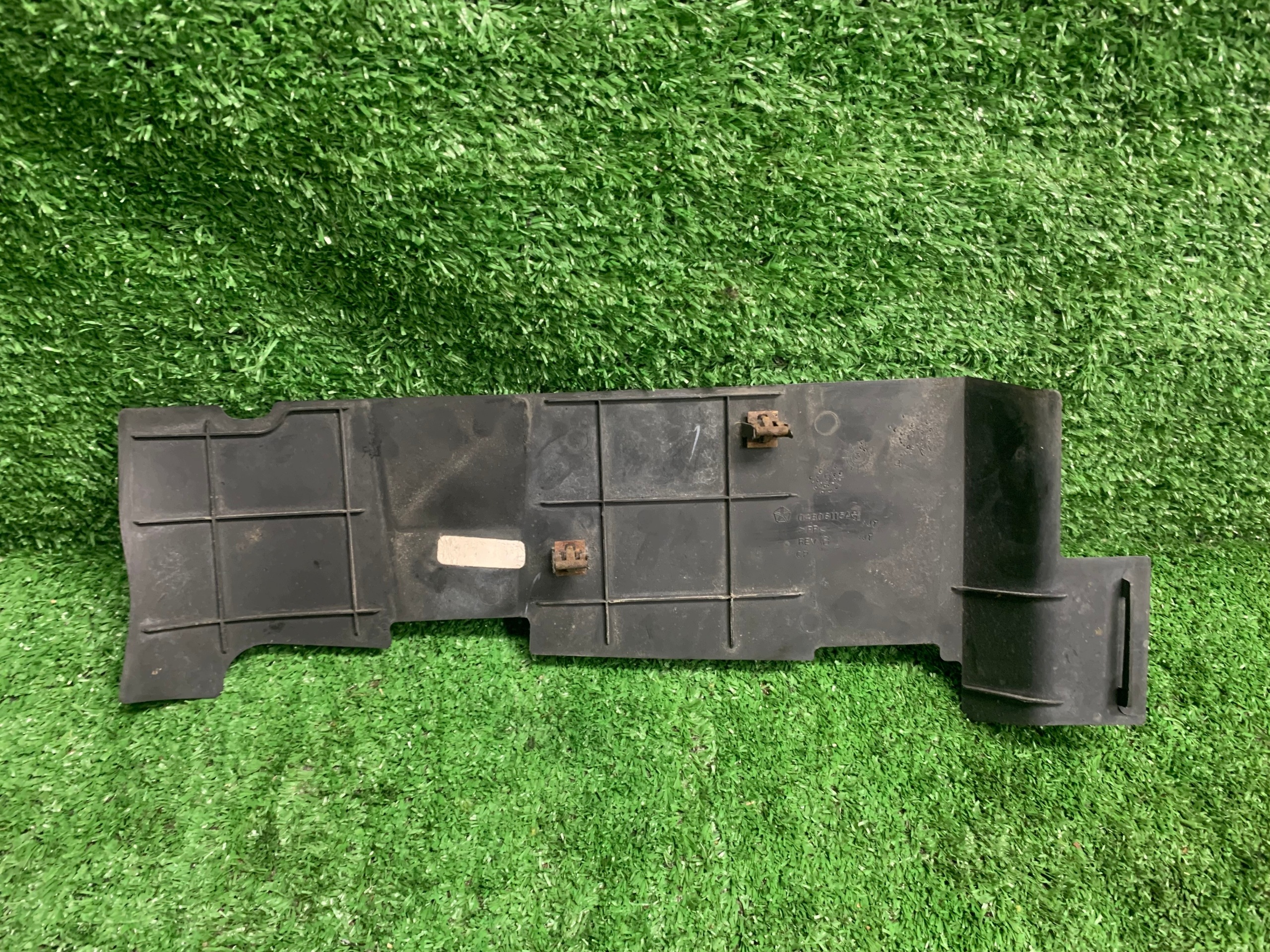cover radiator left side Chrysler 300C 04806115AC