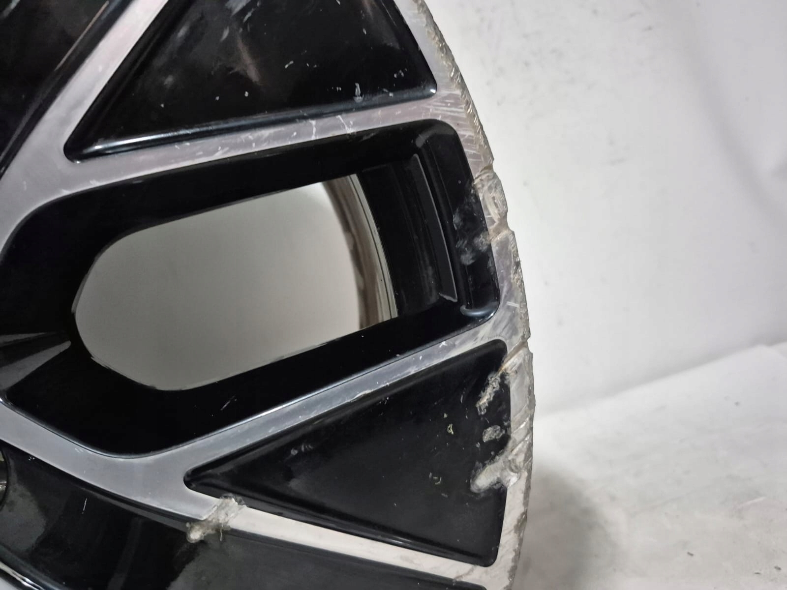 PORSCHE TAYCAN 9J1 disk hliníkový 20" 9J1601025K