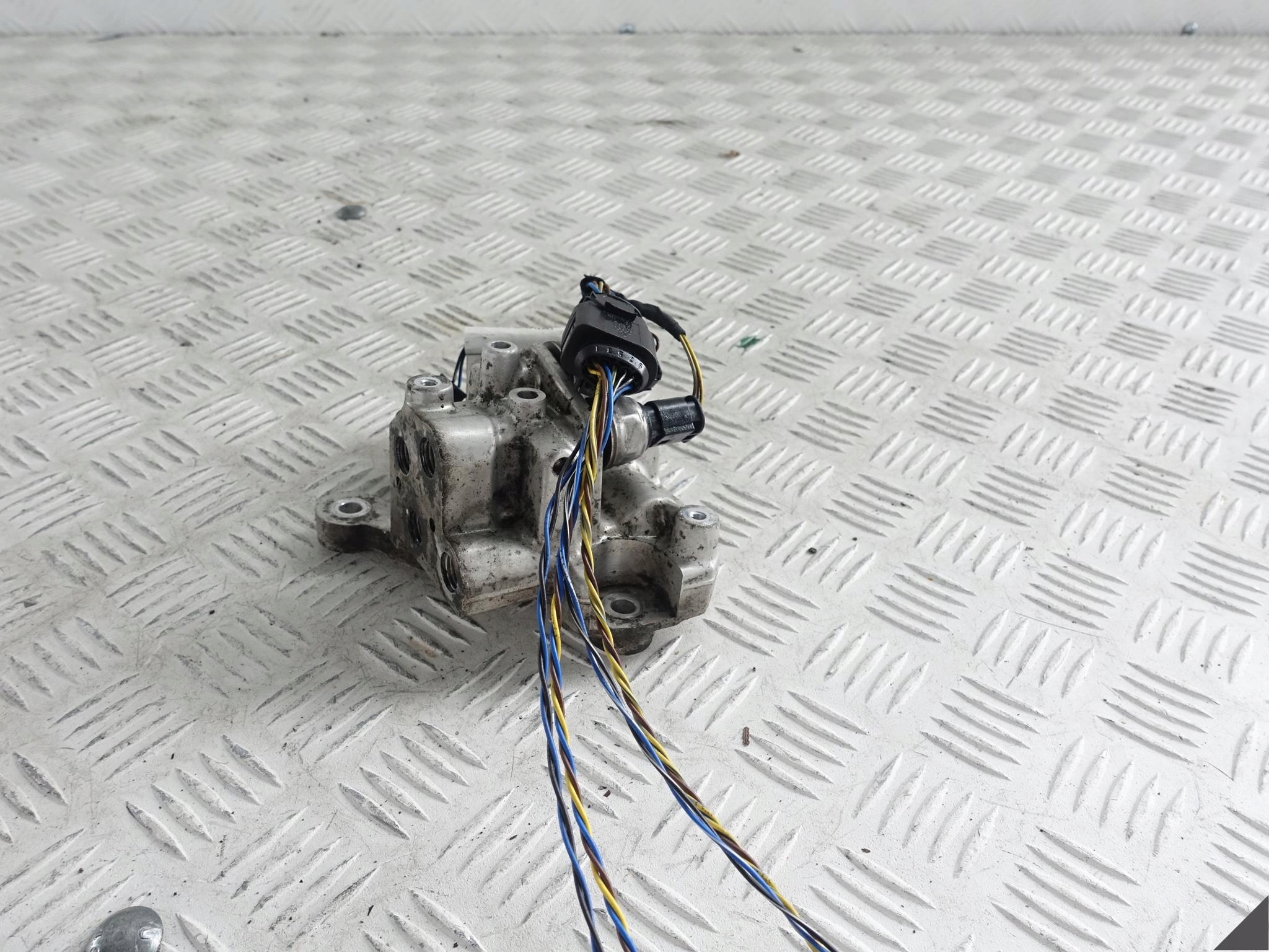 PORSCHE CAYENNE II 7P5 TURBO LIFT ÉLECTROVANNE