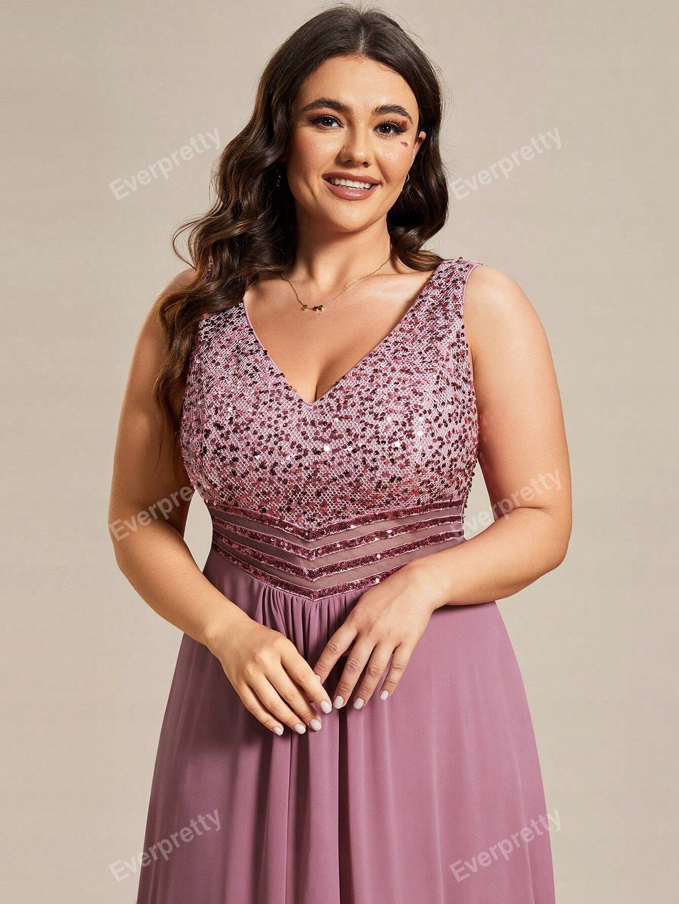 Šaty S Delší Zadní Částí Midaxi, Flitrovitý Výstřih Ever Pretty 3XL