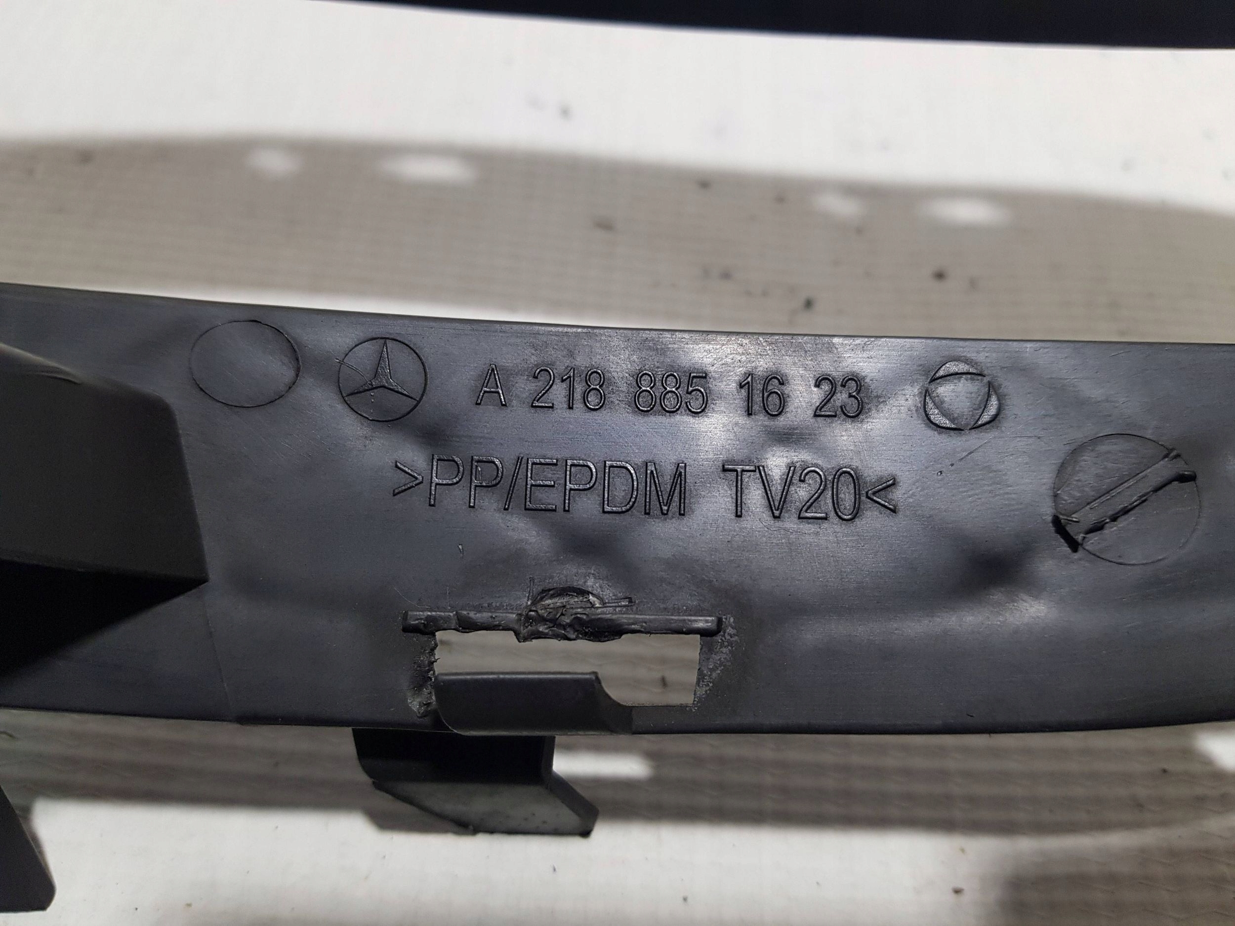 grid of a bumper right front right front MERCEDES CLS W218 A2188851623