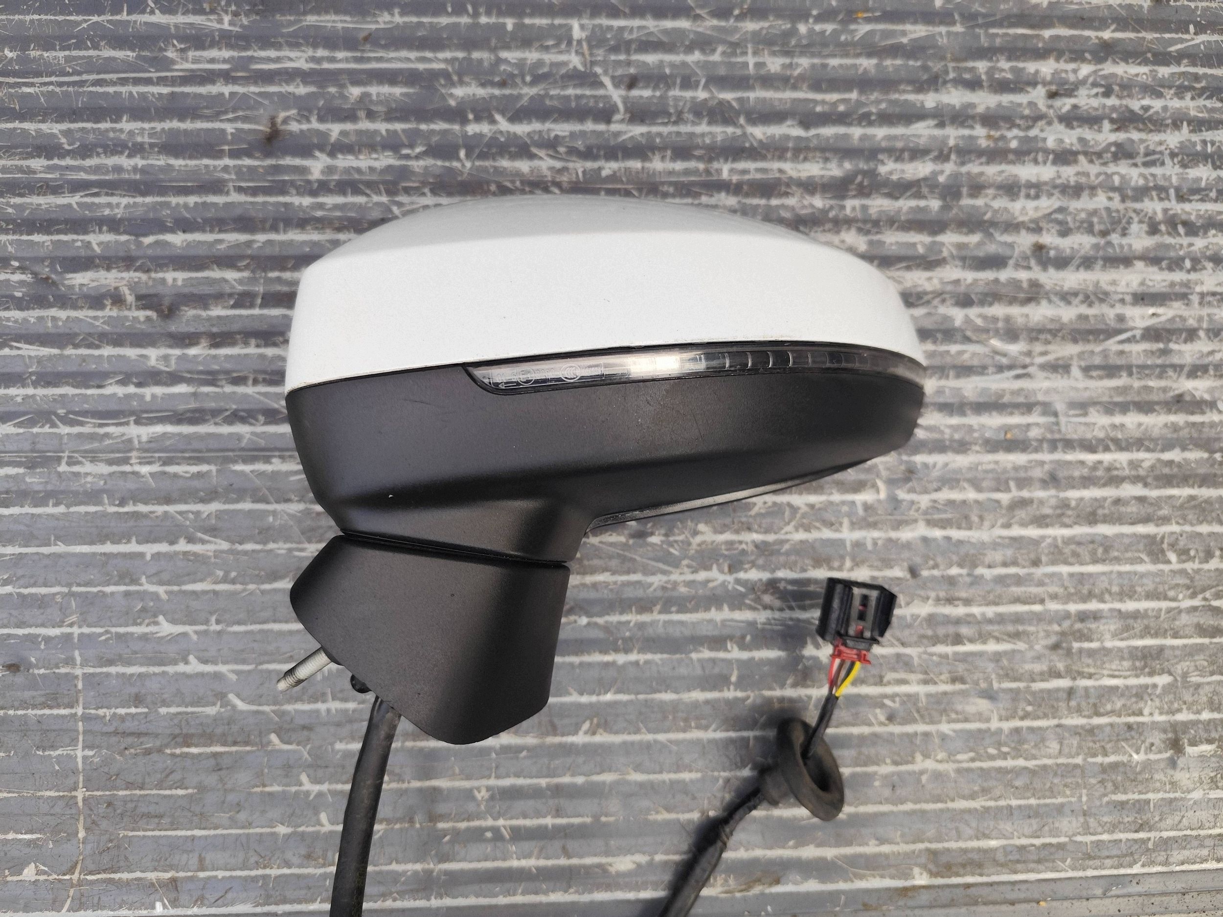AUDI A3 8V mirror left 6 PIN UK