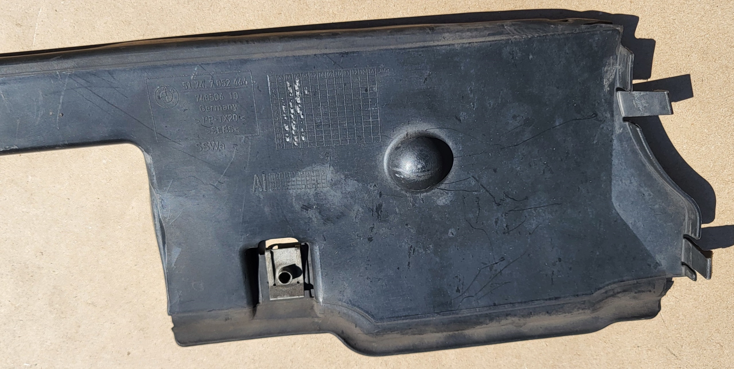 cover radiator drain air supports front upper BMW 6 E63 E64 7052464 OE