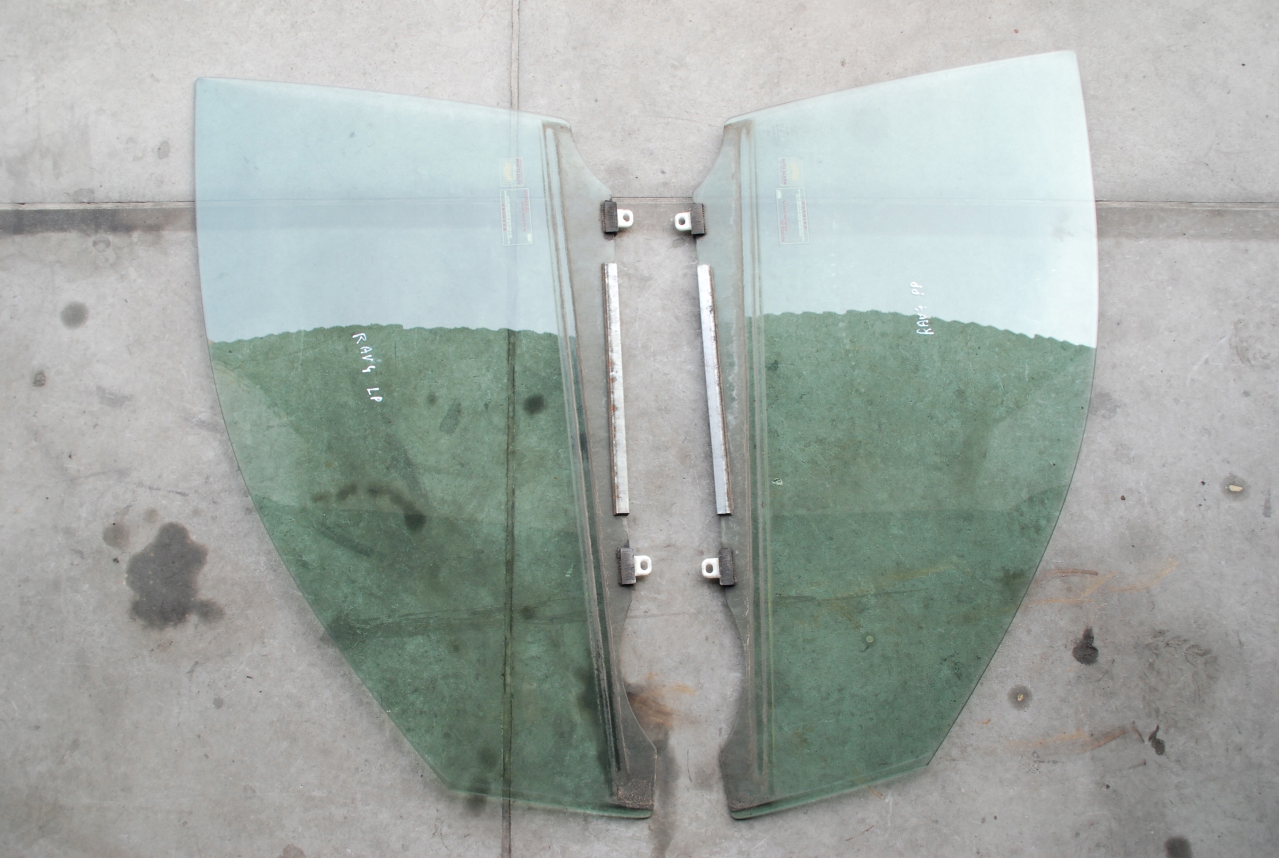 034f0000 - TOYOTA RAV 4 СТЕКЛО ПЕРЕДНЕЙ ДВЕРИ L / P 2006R