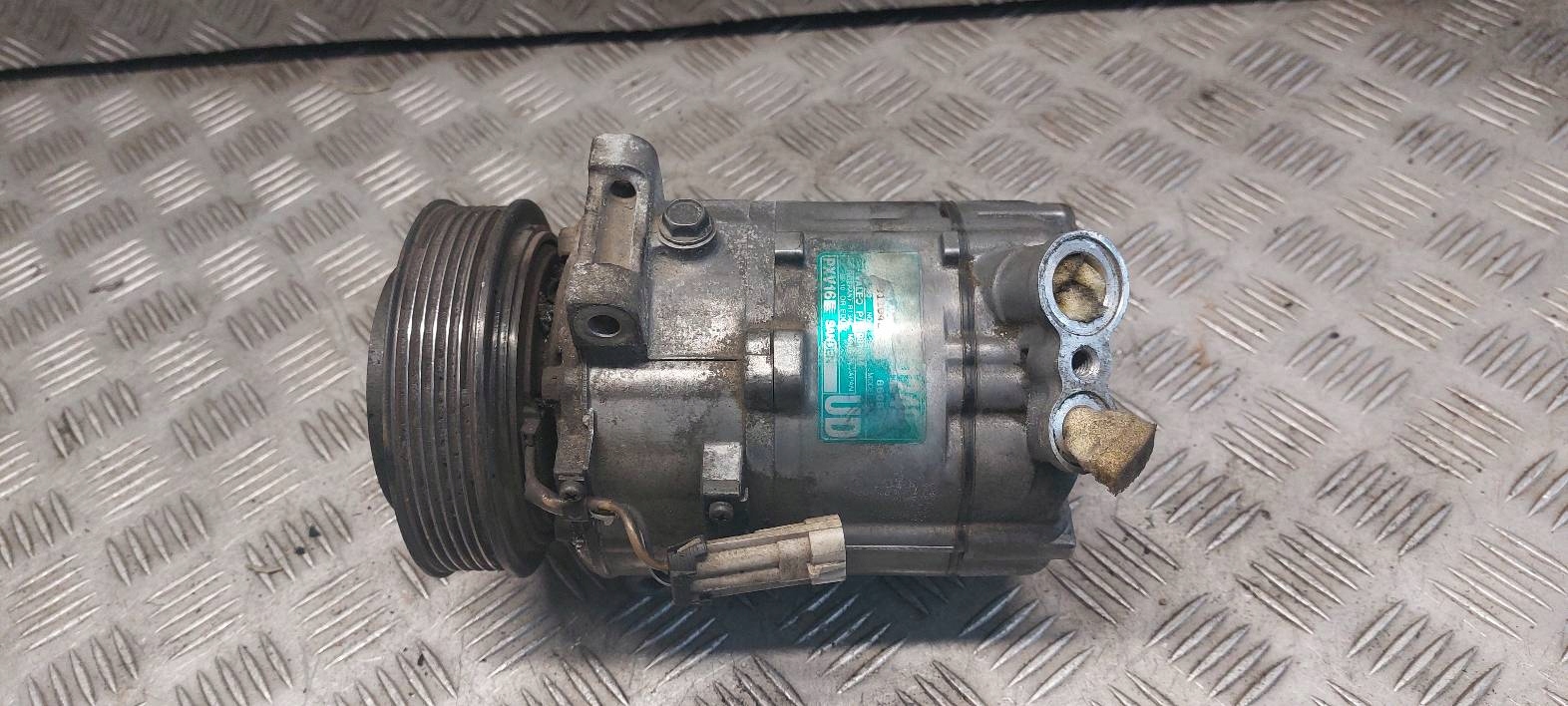 compressor compressor; of the air conditioning OPEL VECTRA C