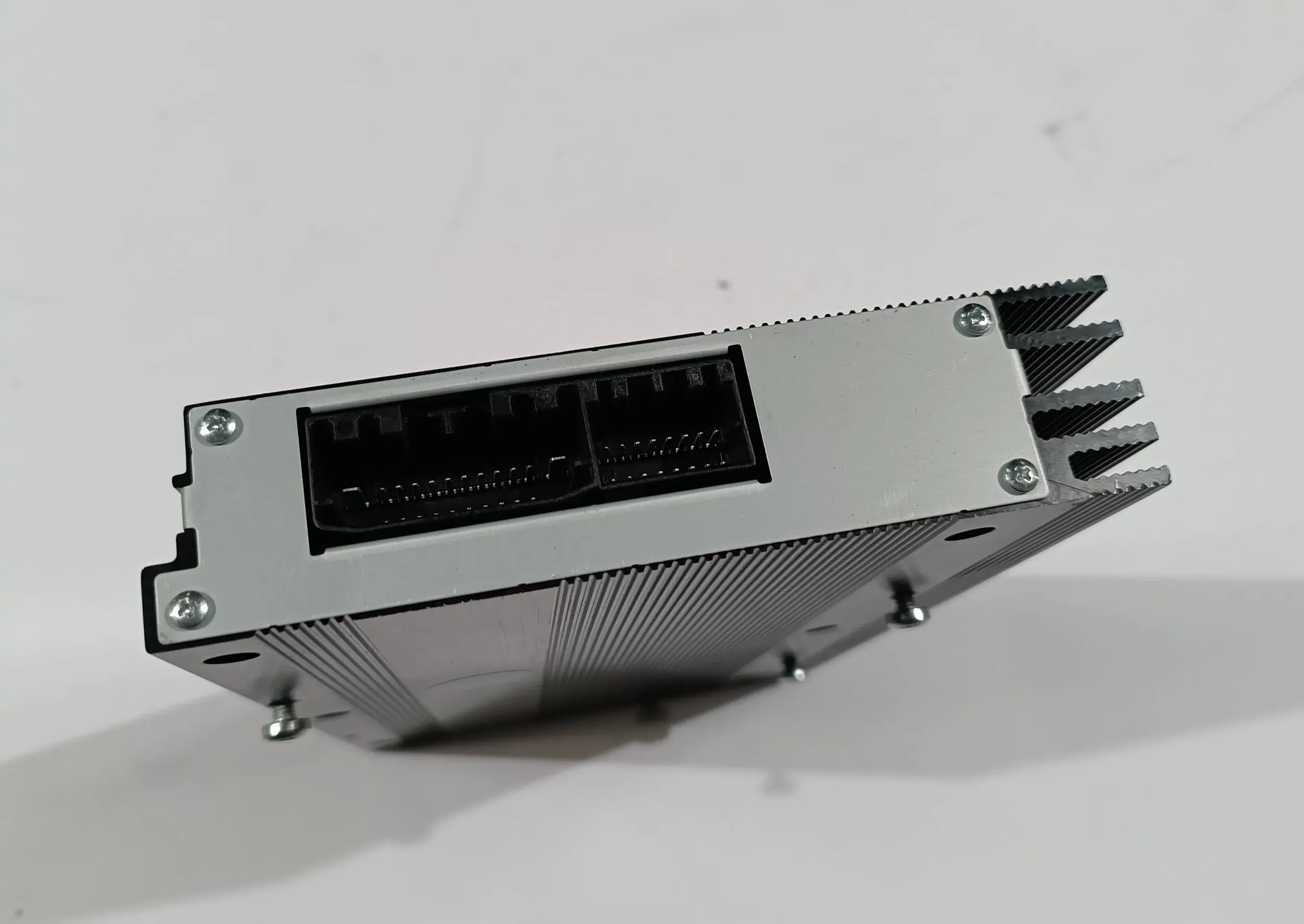 amplifier Audio Chrysler 300 Dodge Charger 2015+