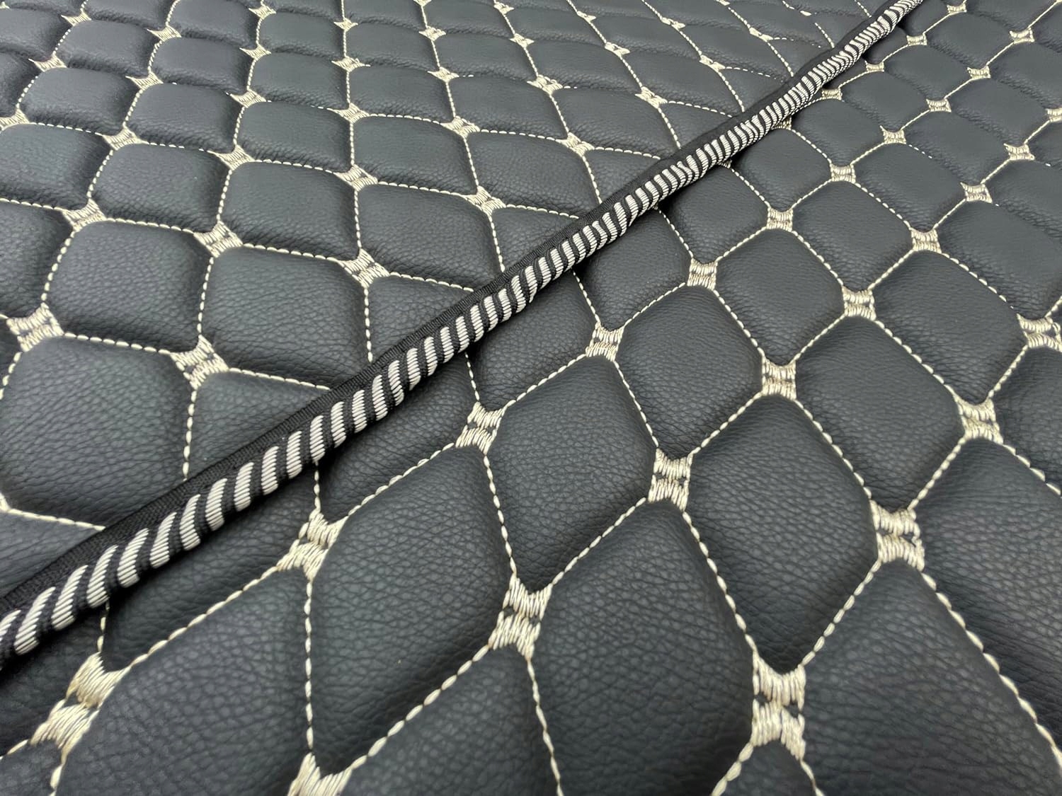 Dywany Dywaniki pikowane MERCEDES ACTROS MP 4 MP 5 MP4 MP5 Pokrowce HAFT Producent inny