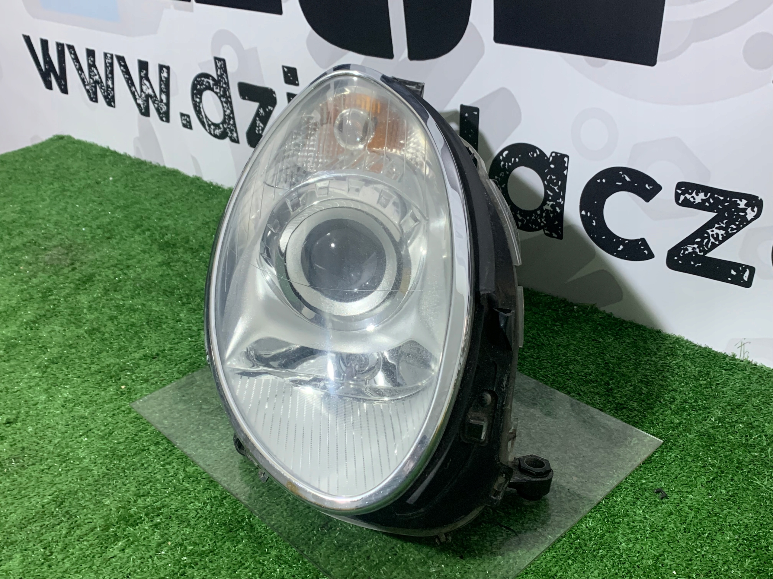 light front front right MERCEDES W251 BI XENON SKRETNA EUROPA