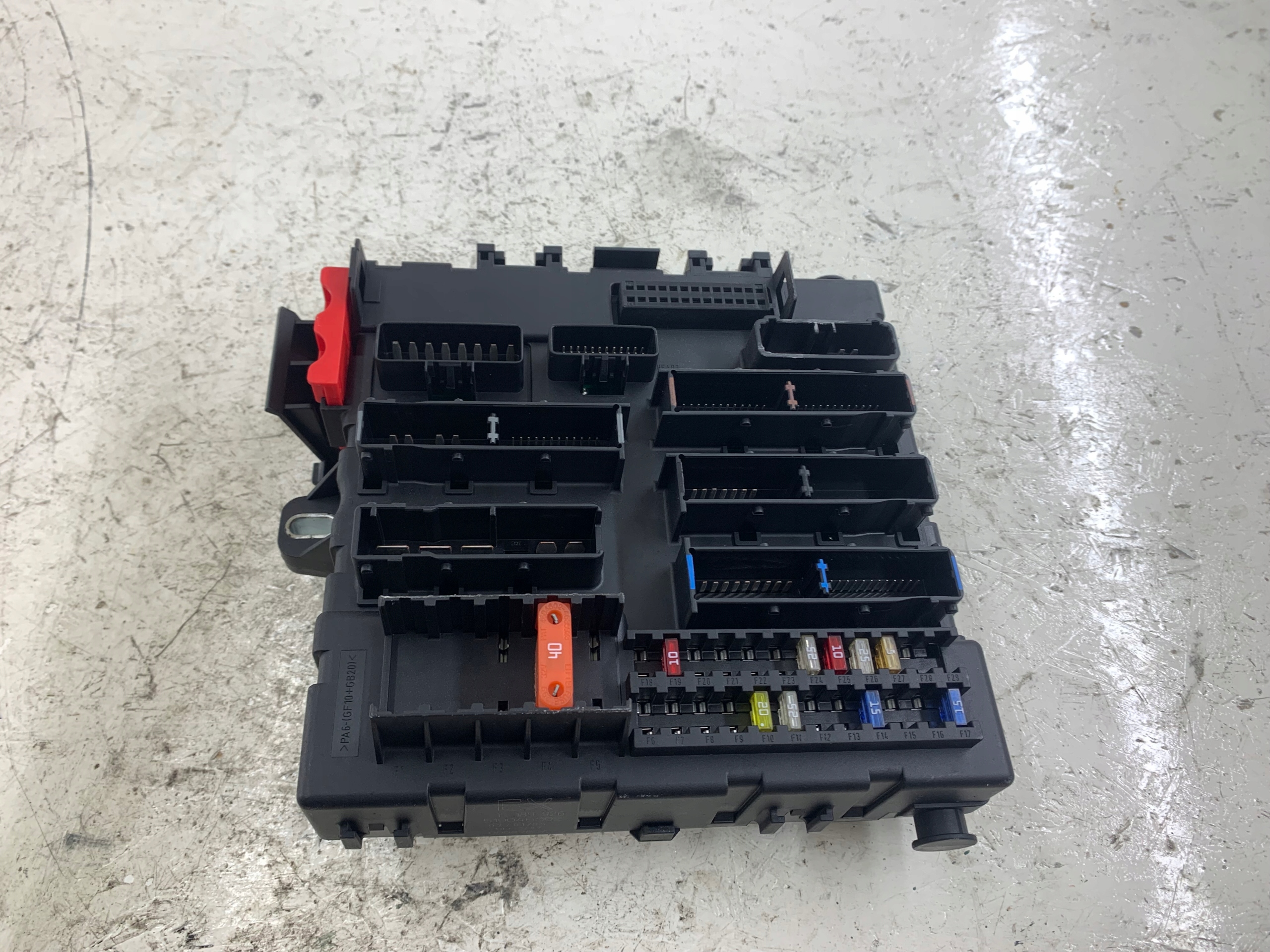 OPEL VECTRA C Kasten der Sicherungen 13189926
