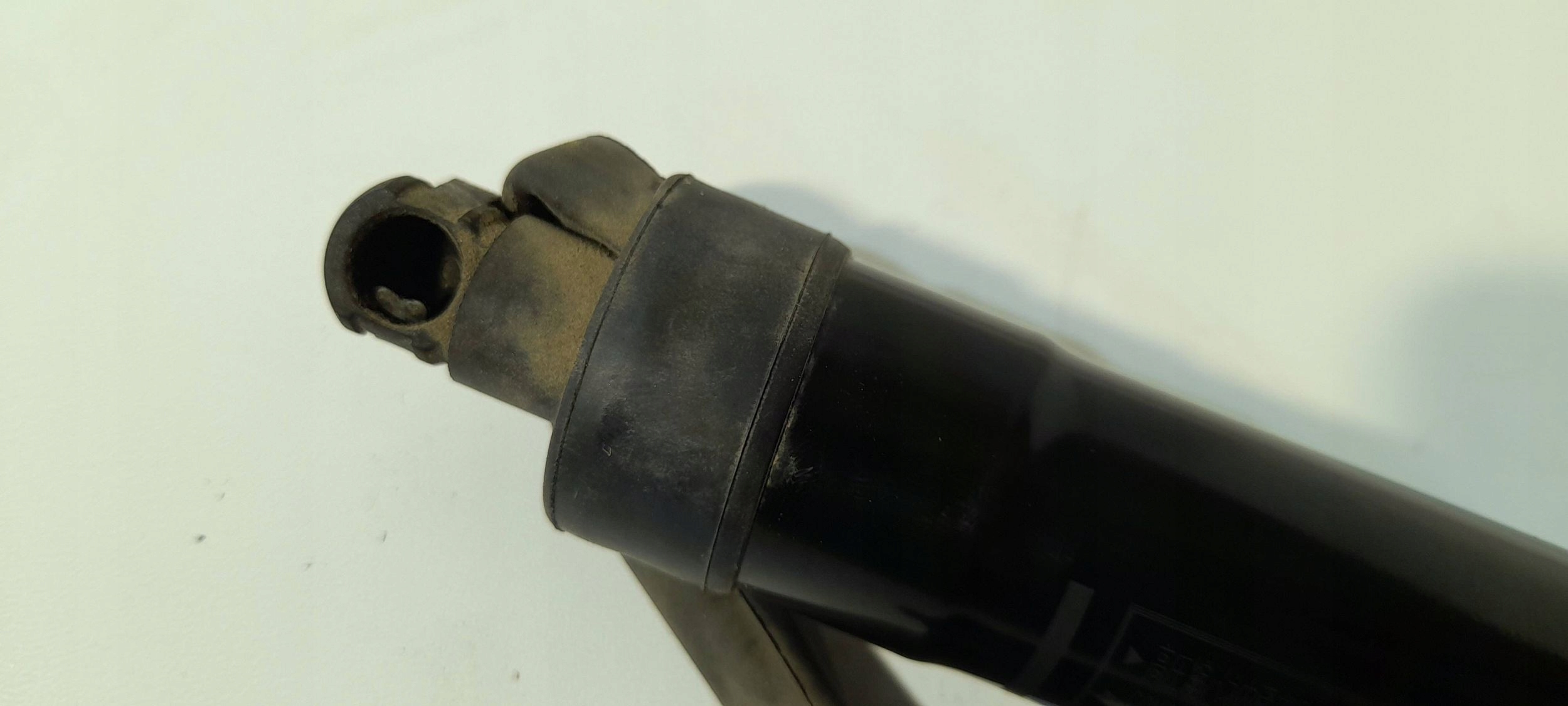 Lexus RX 450H L2 dämpfer heckklappe links 6892048030 (G57)