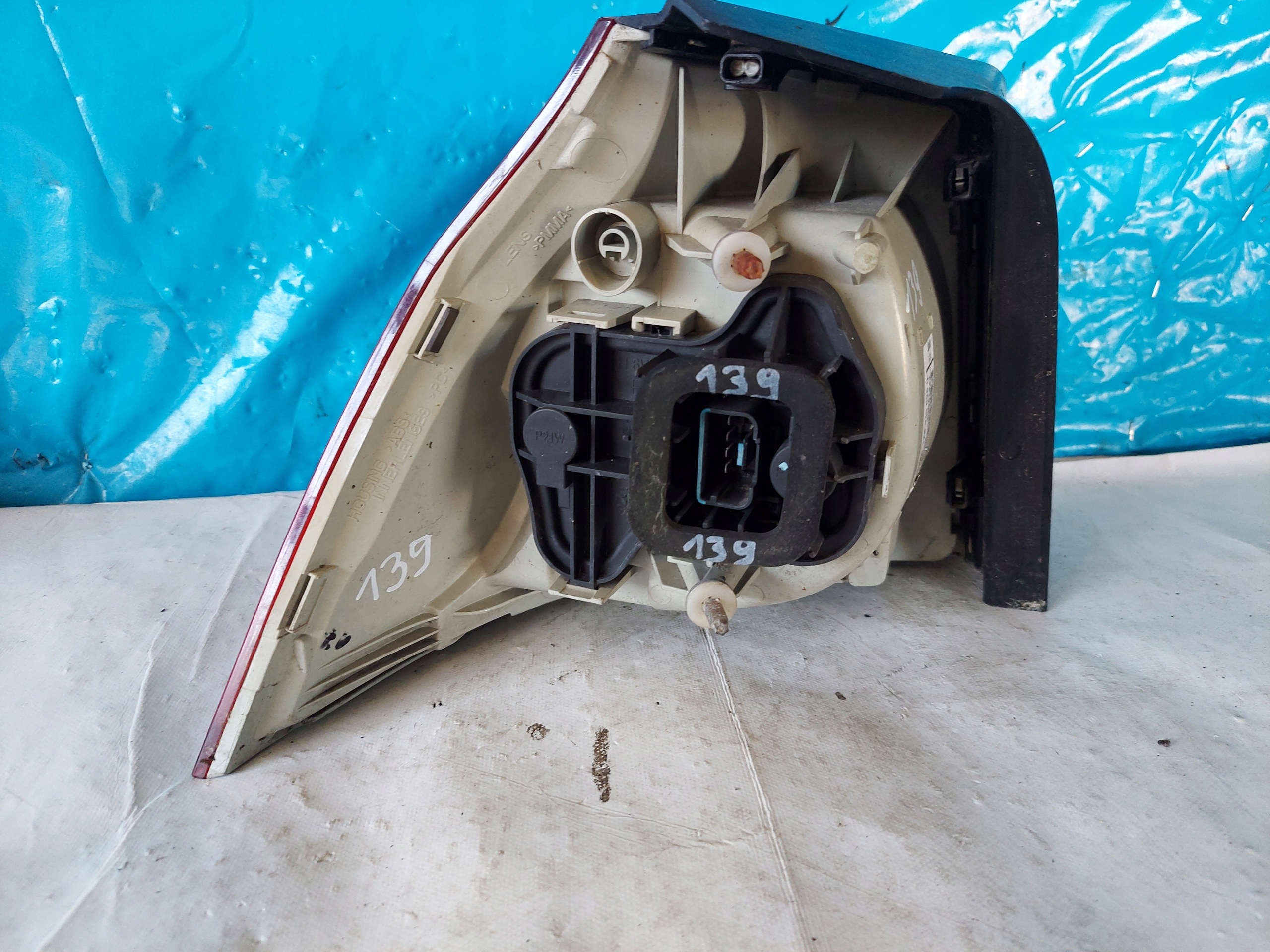 light GOLF V HB 1K6945096 right rear part