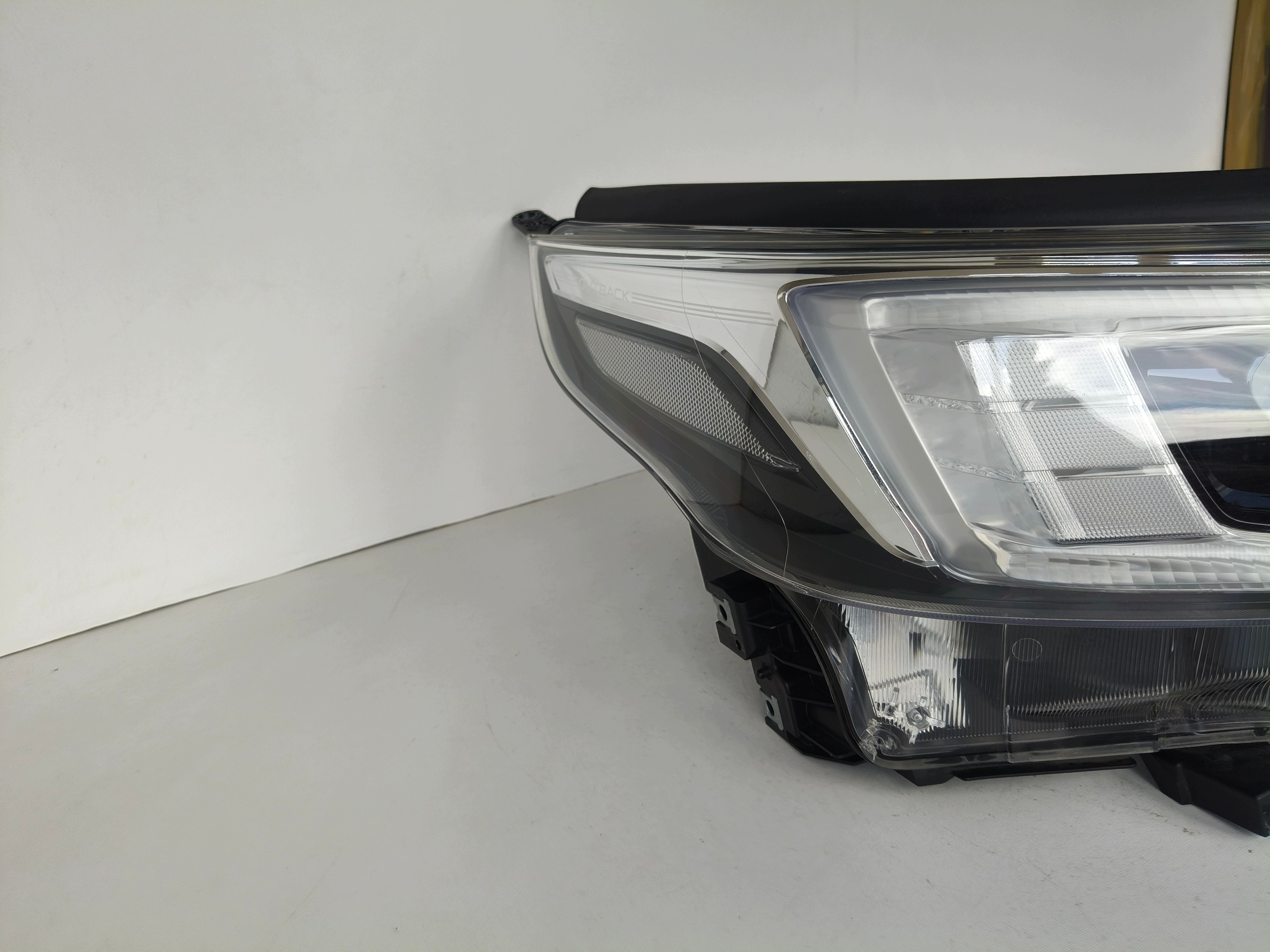 light right REFLEKTOR SUBARU OUTBACK 22- LIFT FULL LED