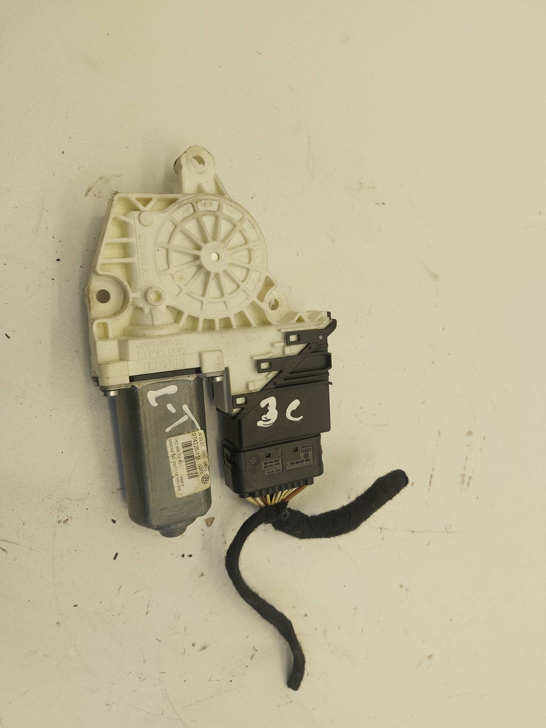 W PASSAT B6 TOURAN GOLF VI mini motor control unit windows left rear part 1K0959703P