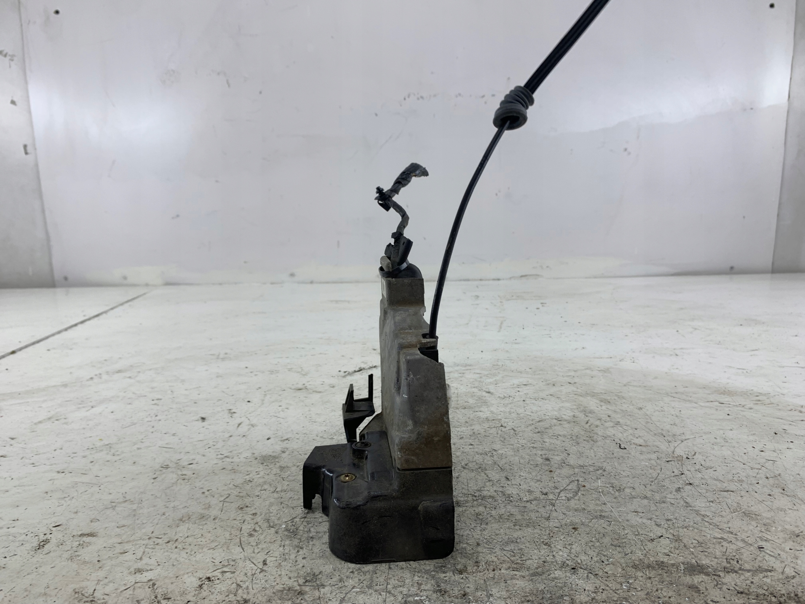 VOLVO V50 and lock door left rear part 30753667