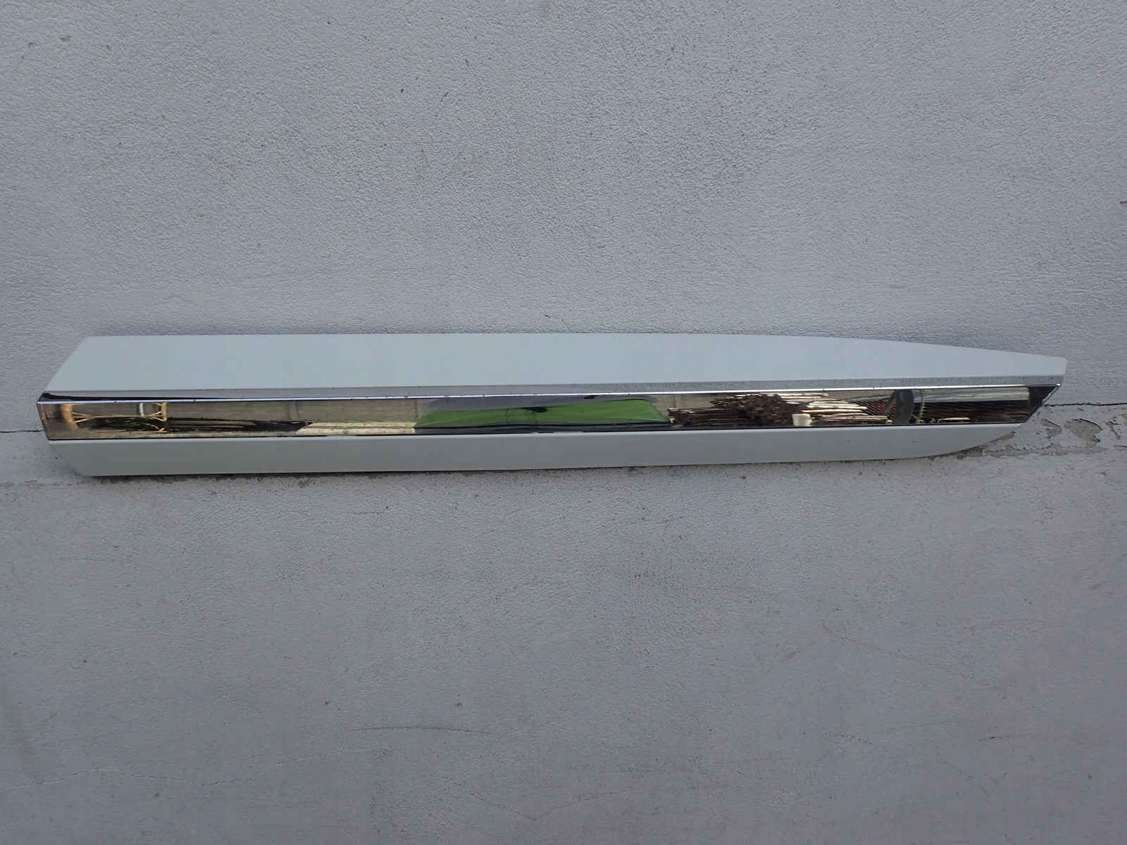 moulding for door left rear. VW ARTEON 3G8853991B