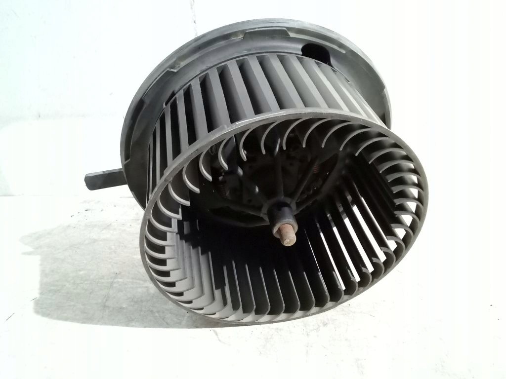 VW Jetta V 5 tOPENÍ ventilátor klími 3C0907521D