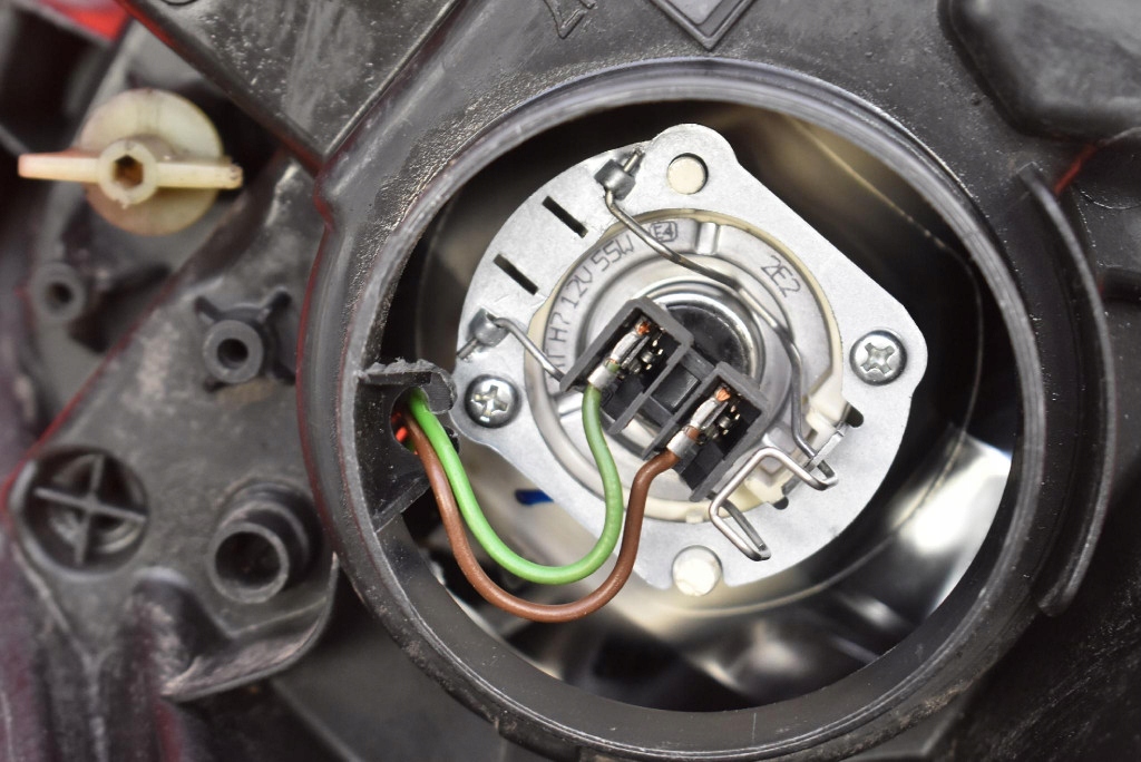 REFLEKTOR right light front ET76-13W029-AJ FORD TRANSIT COURIER MK1 14-23